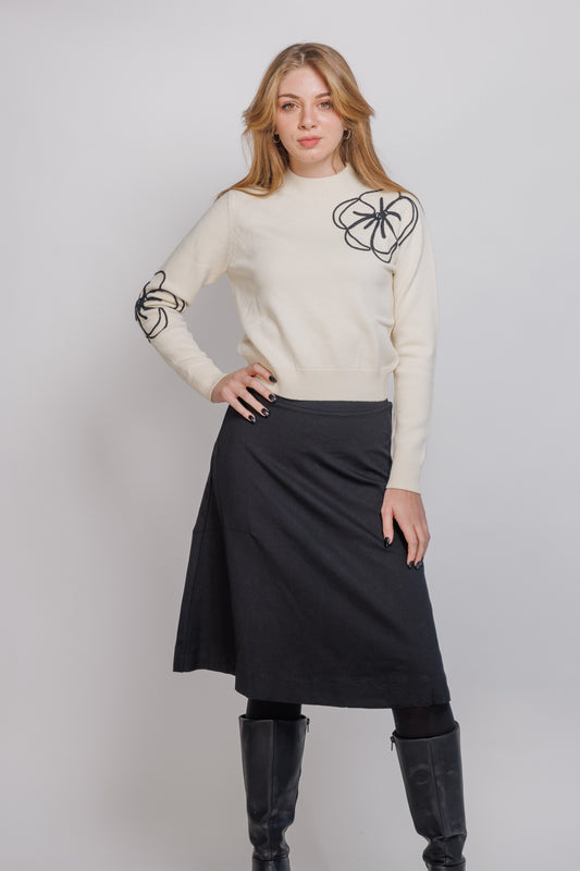 FLOWER OUTLINE SWEATER