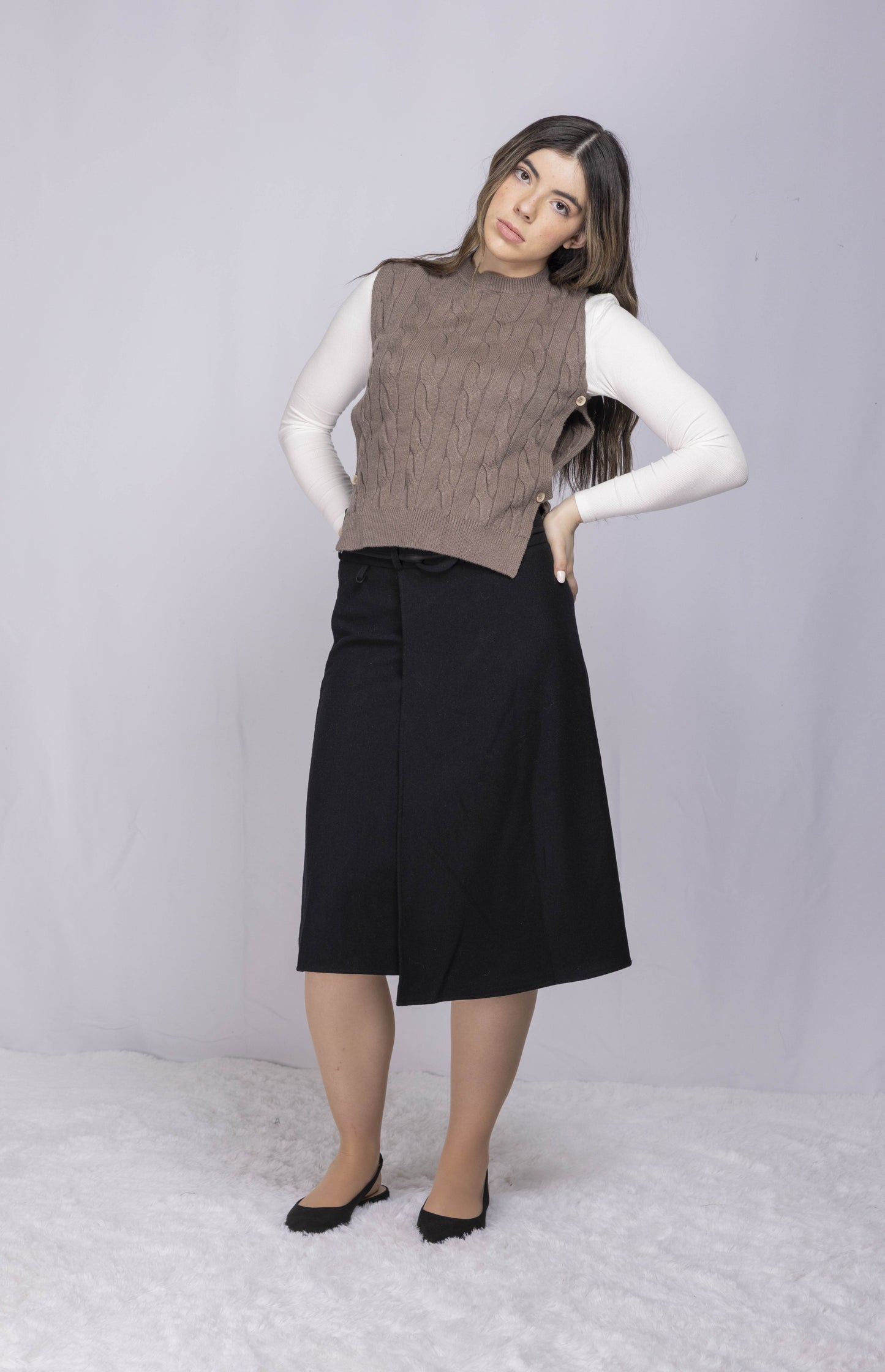 CREW NECK CABLE VEST