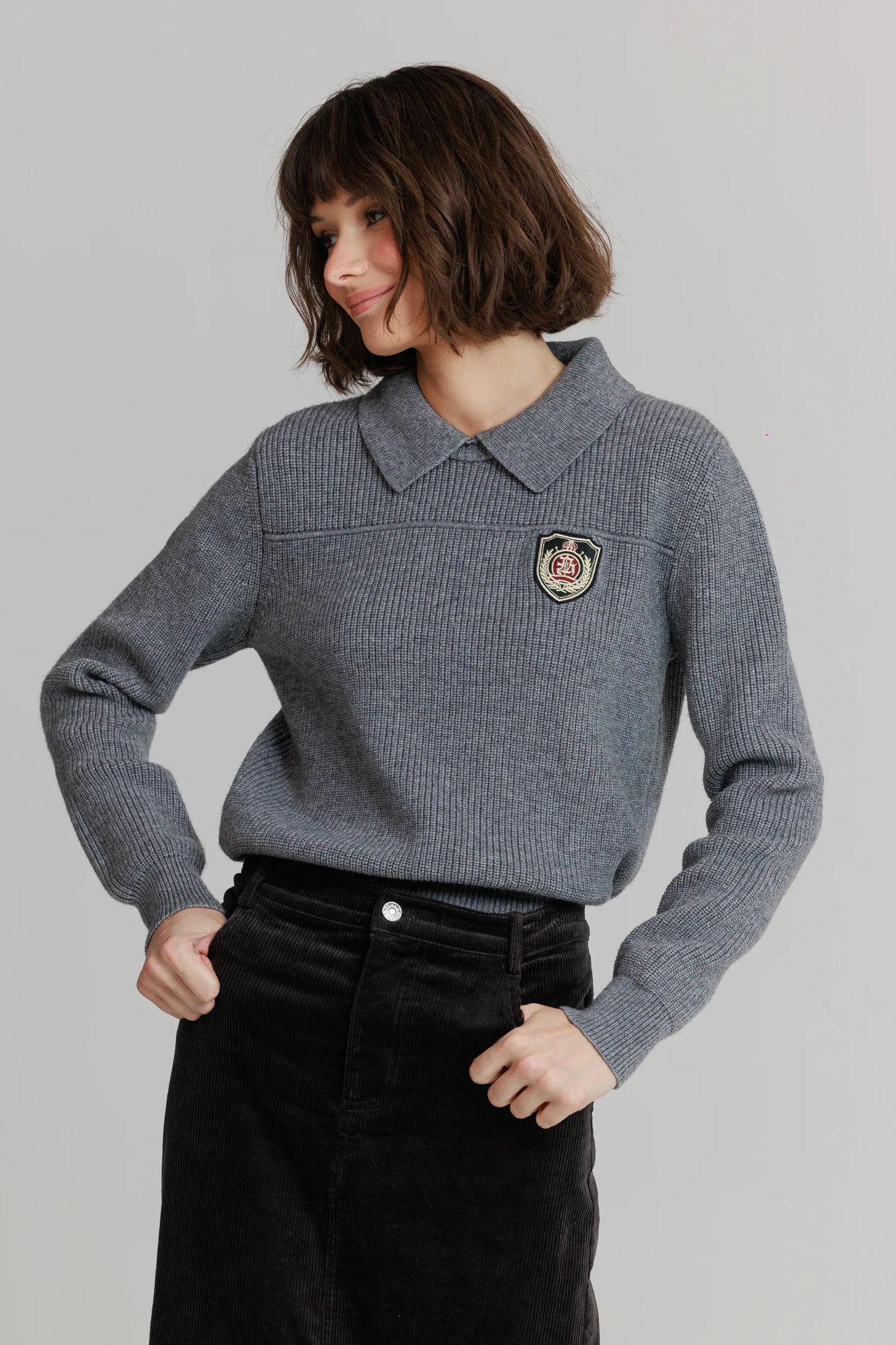 LOGO COLLAR SWEATER GREY