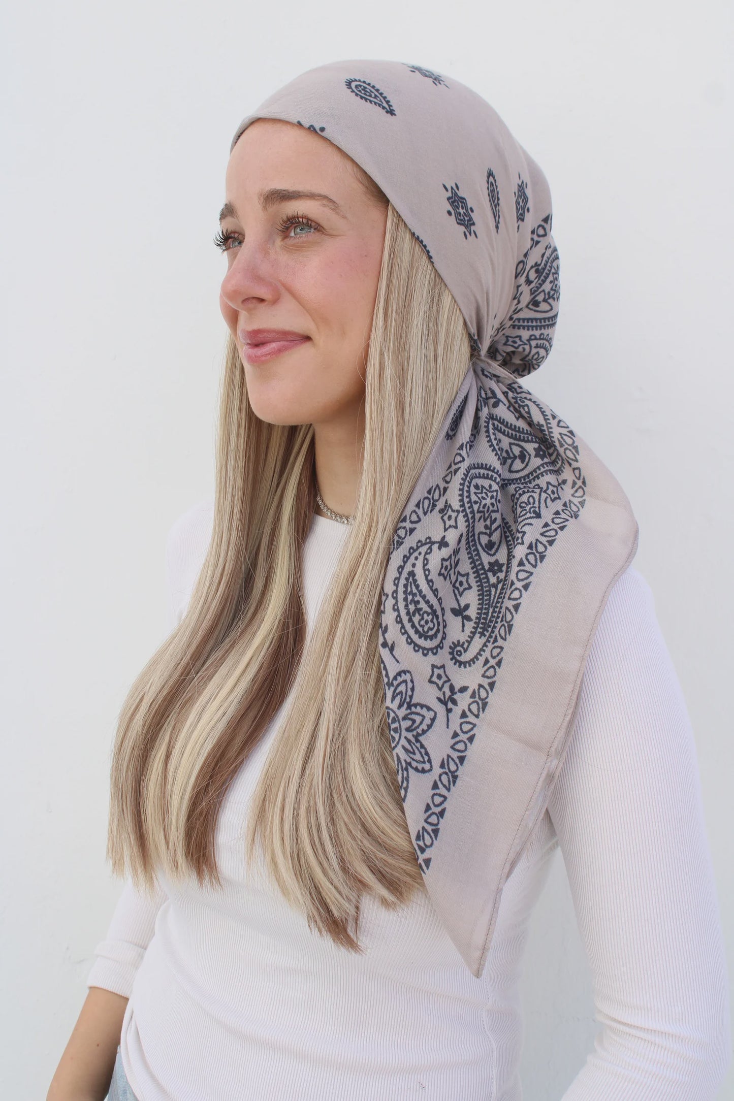 PAISLEY TAUPE SQUARE HEAD SCARF