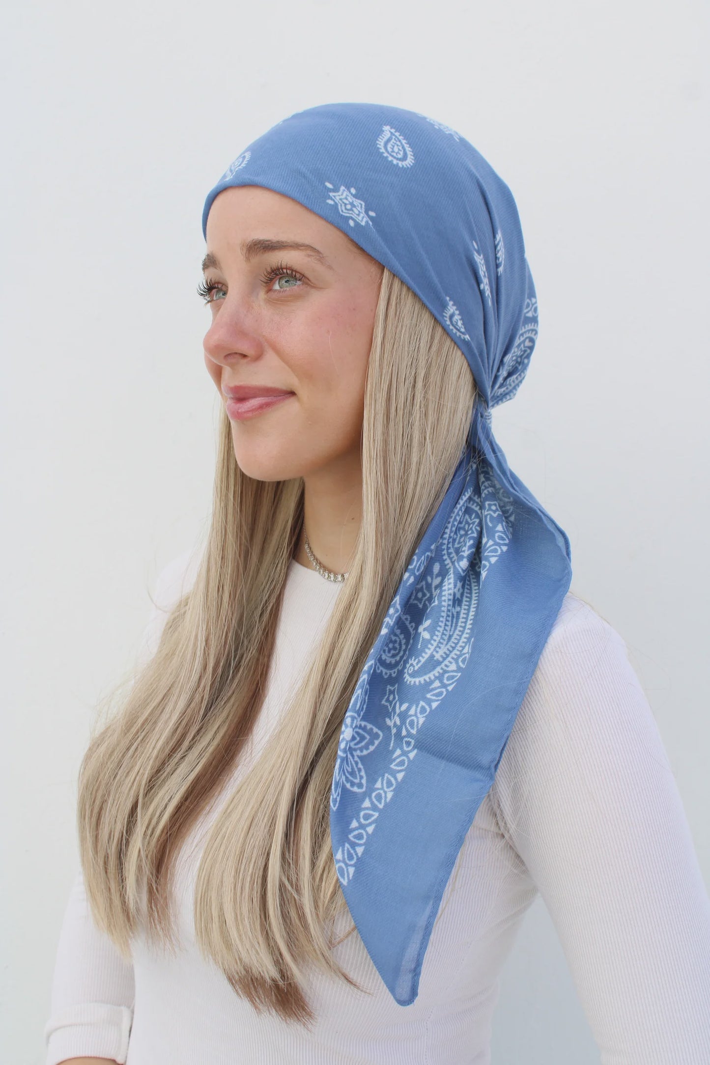 PAISLEY OCEAN BLUE SQUARE HEAD SCARF