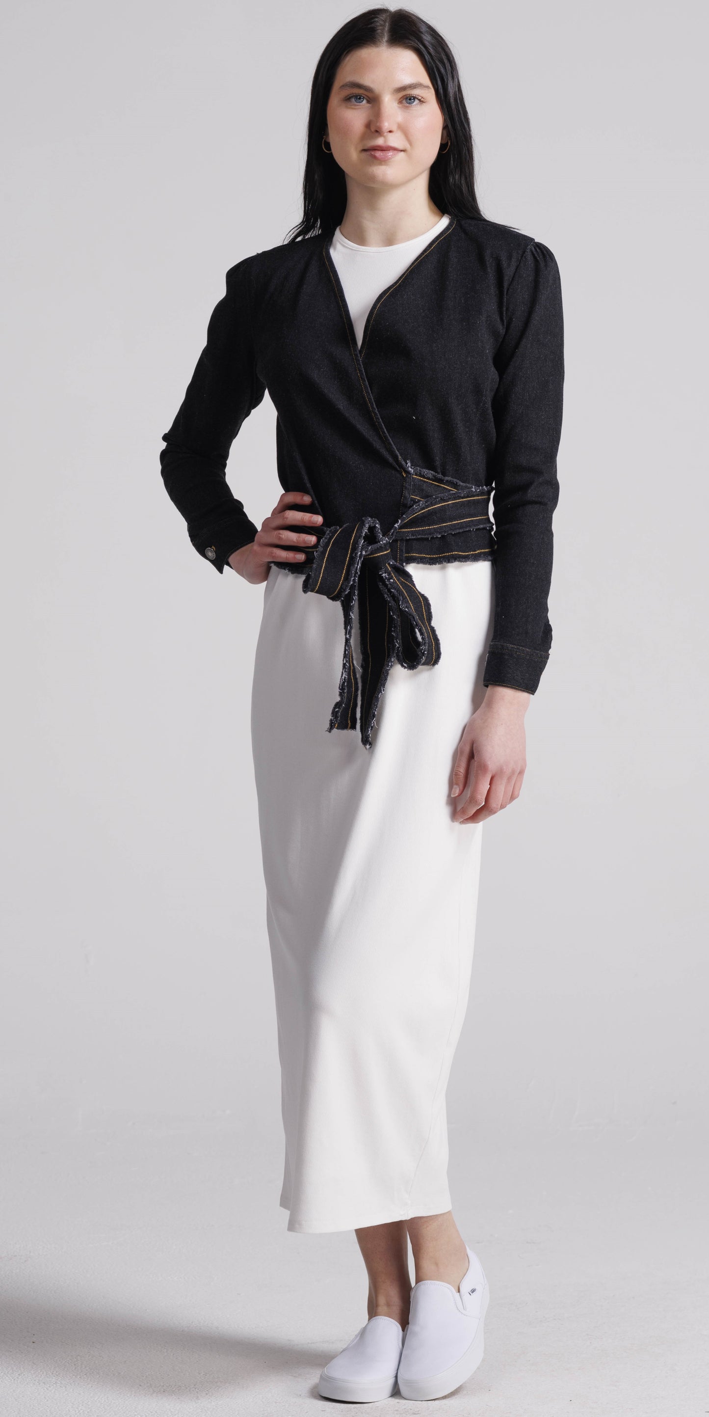 BUTTON SLEEVE DENIM WRAP AVAILABLE IN BLACK OR BLUE