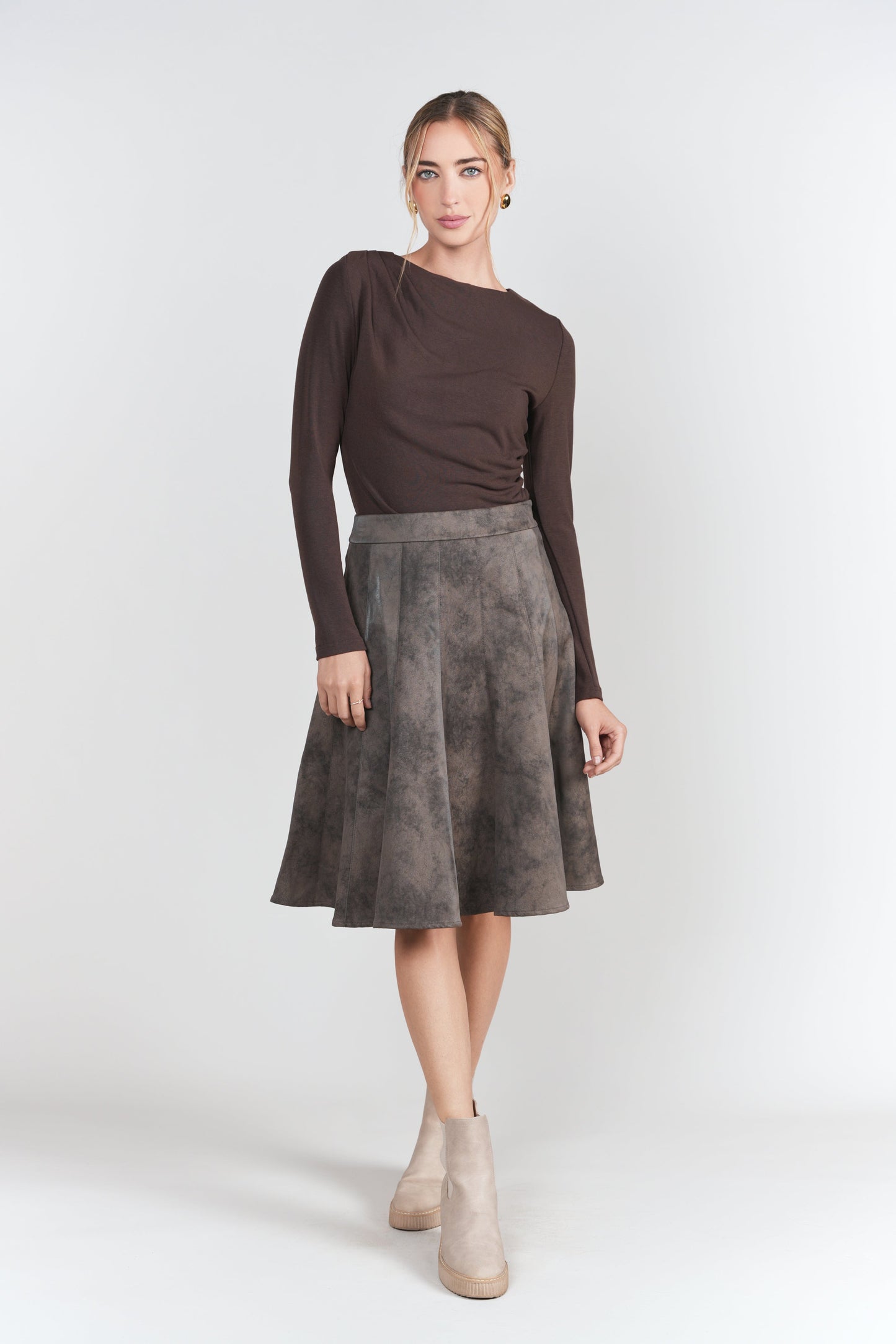 CHOCOLATE PANELED FLARE SKIRT
