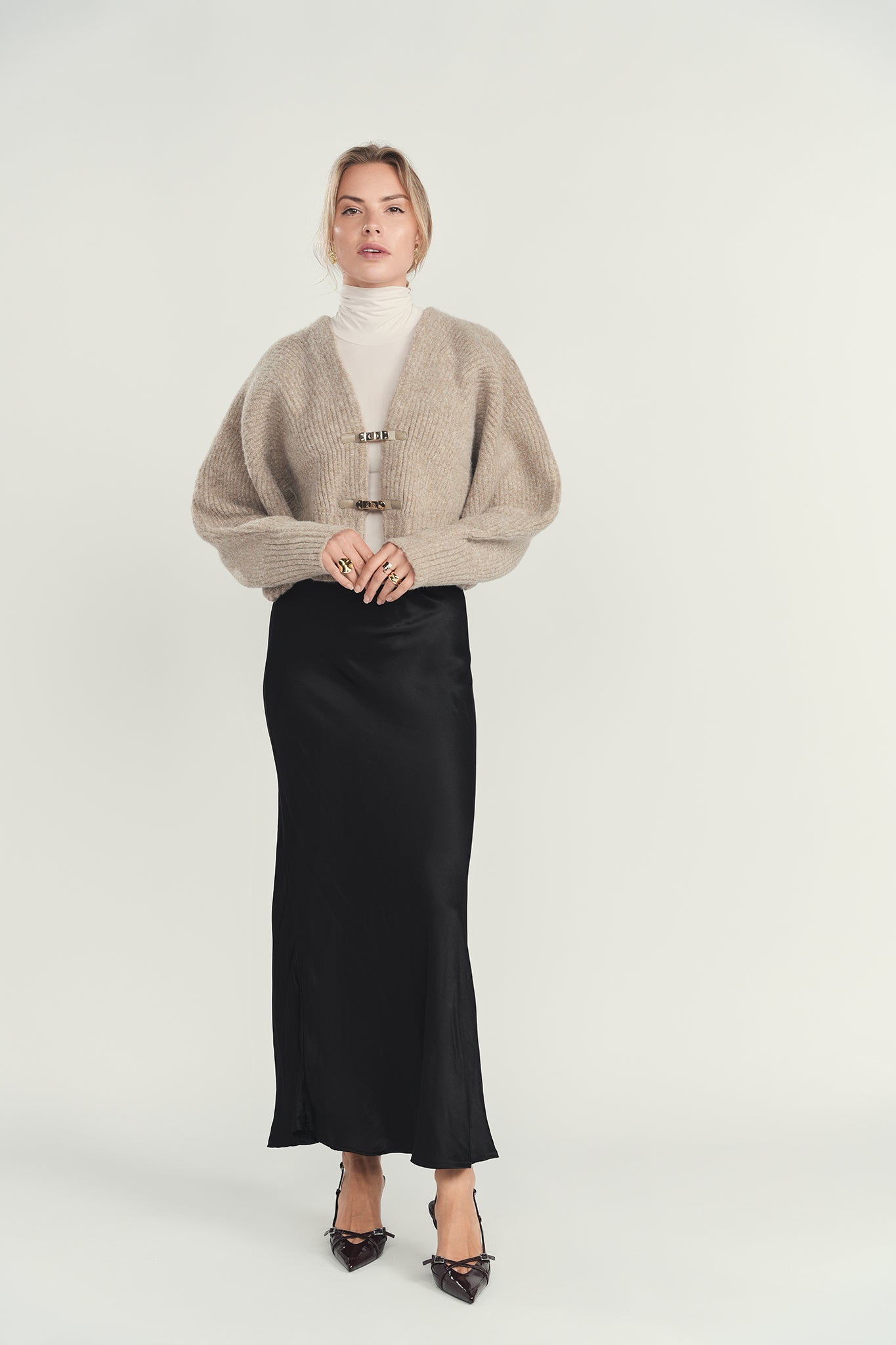 SABLE BUCKLE OVERSIZED CARDIGAN