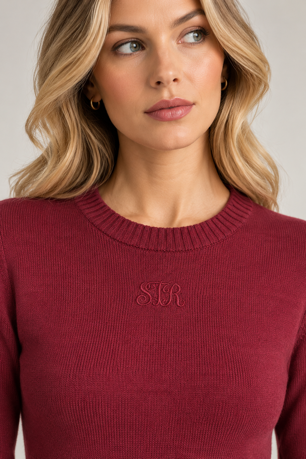 CREWNECK LOGO SWEATER AVAILABLE IN 2 COLORS