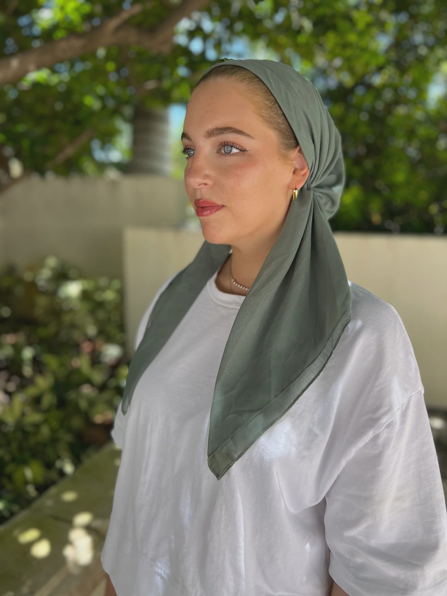 SHORT CLASSIC PRETIED SAGE GREEN WITH VELVET GRIP