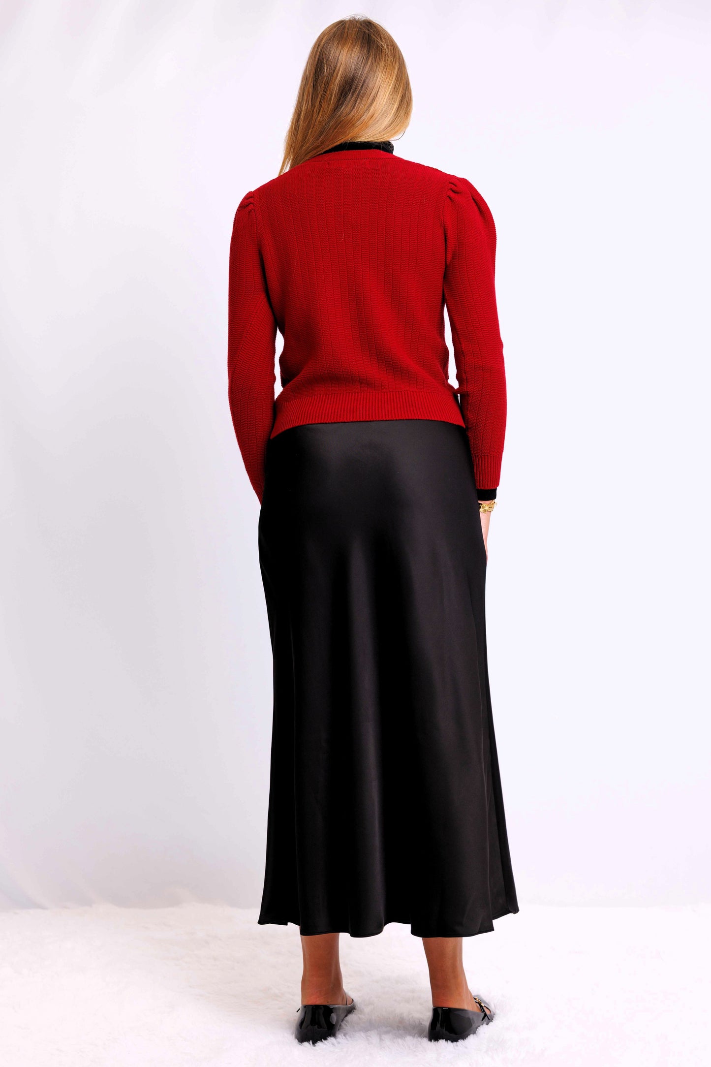 CARDIGAN WITH EMBROIDERED BUTTON CLOSURE AVAILABLE IN 2 COLORS