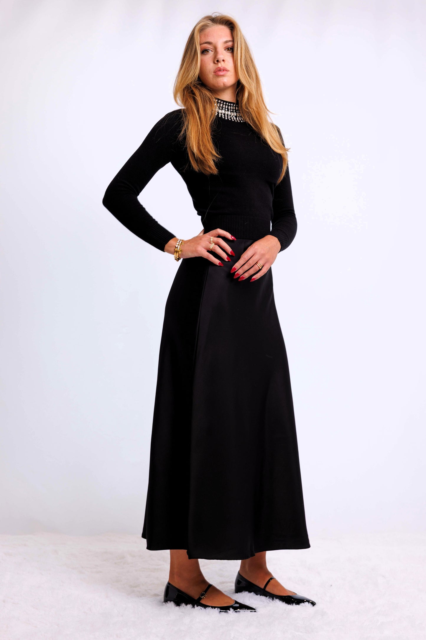 SWEATER WITH RHINESTONE DETAIL AVAILABLE IN 2 COLORS