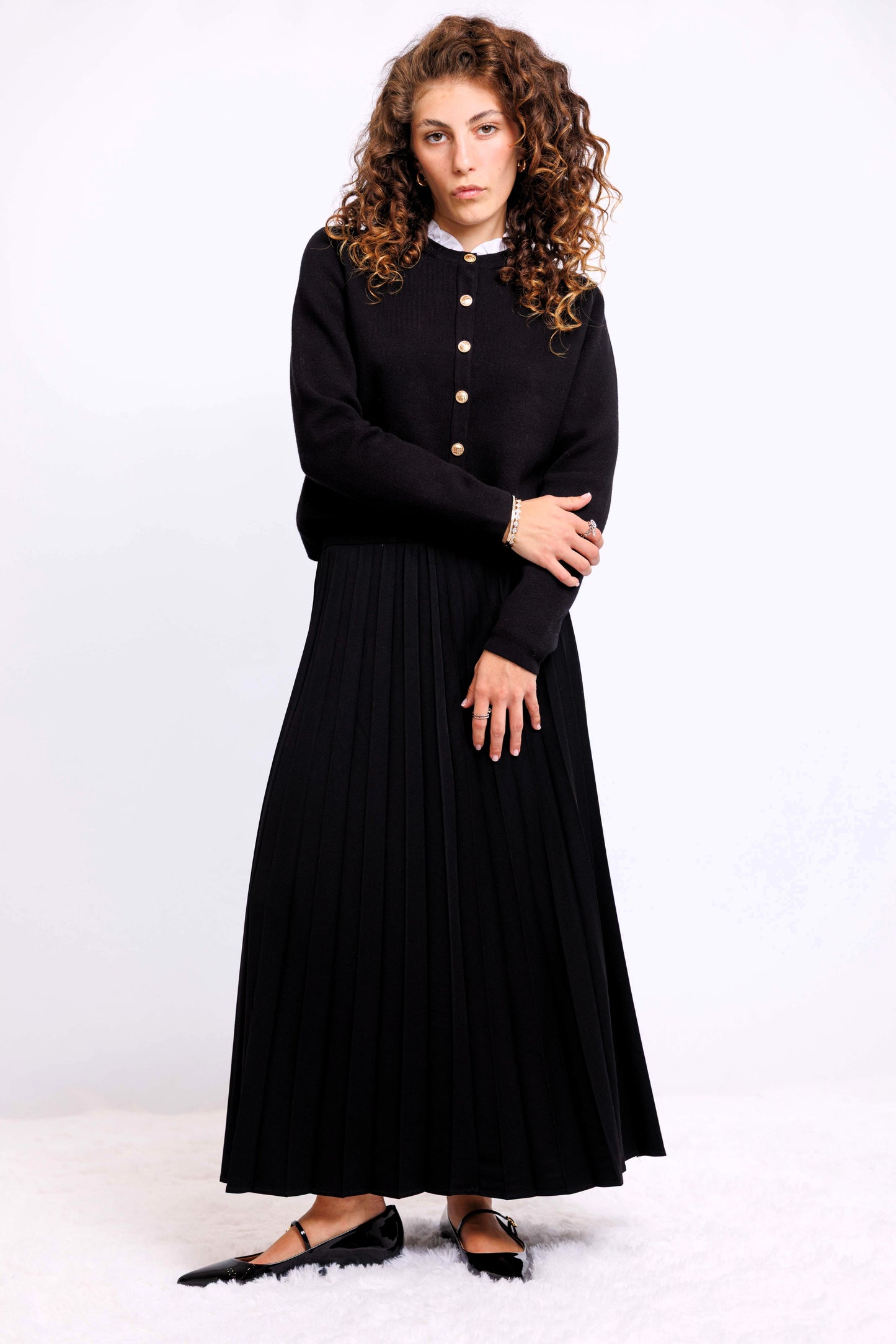 PLEATED SKIRT AVAILABLE IN 2 COLORS