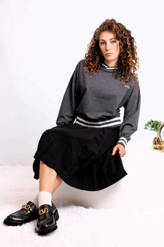 VARSITY STYLE TOP AVAILABLE IN 2 COLORS