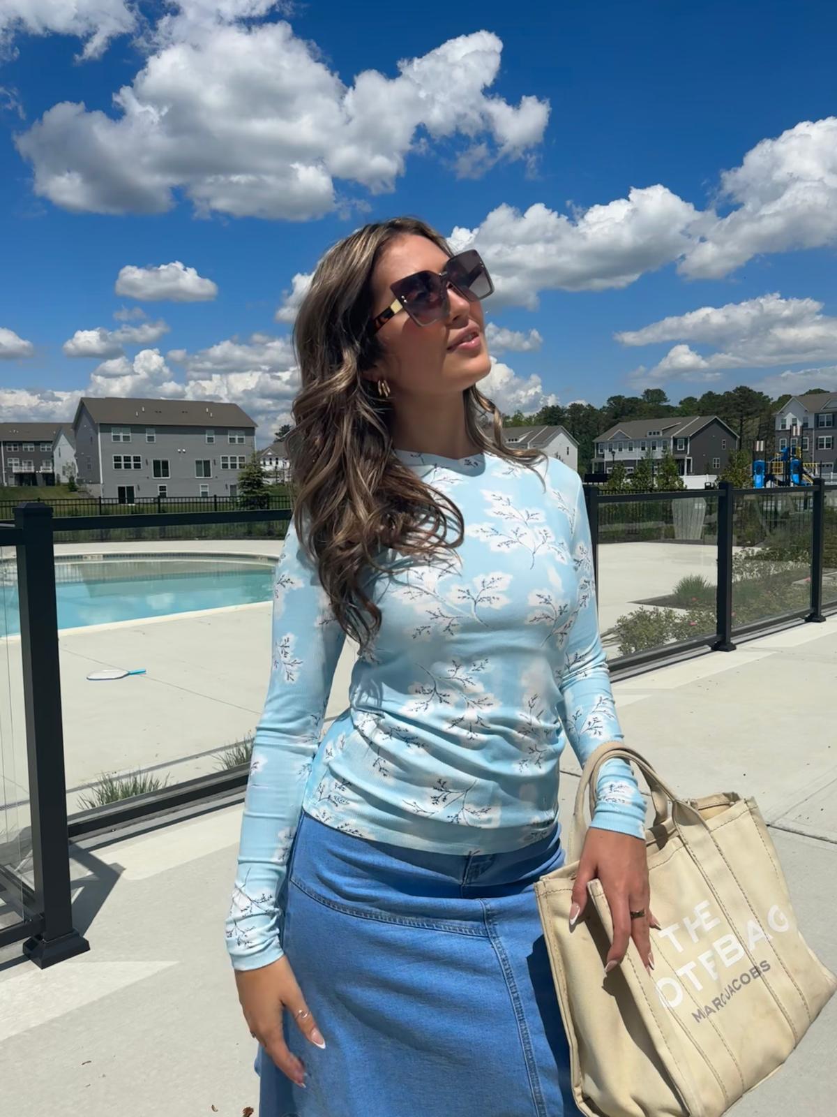 LIGHT BLUE PRINTED MICRO V TSHIRT