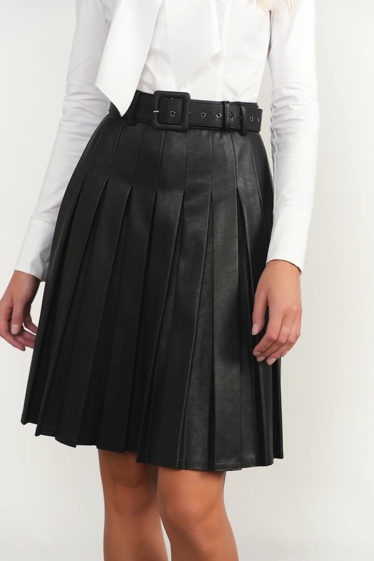BLACK YARRA SKIRT