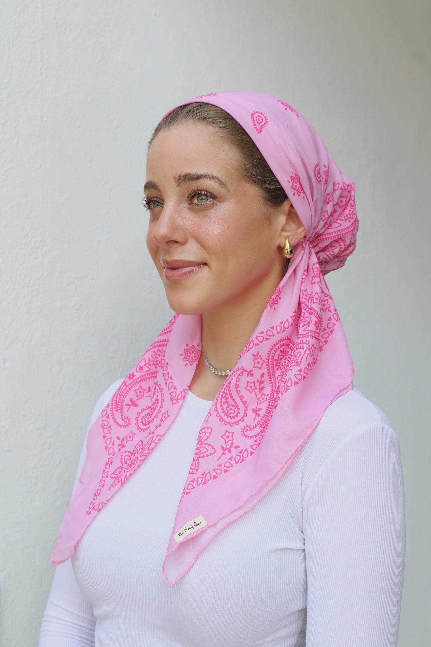 SHORT CLASSIC PRETIED PAISLEY PINK HEAD SCARF