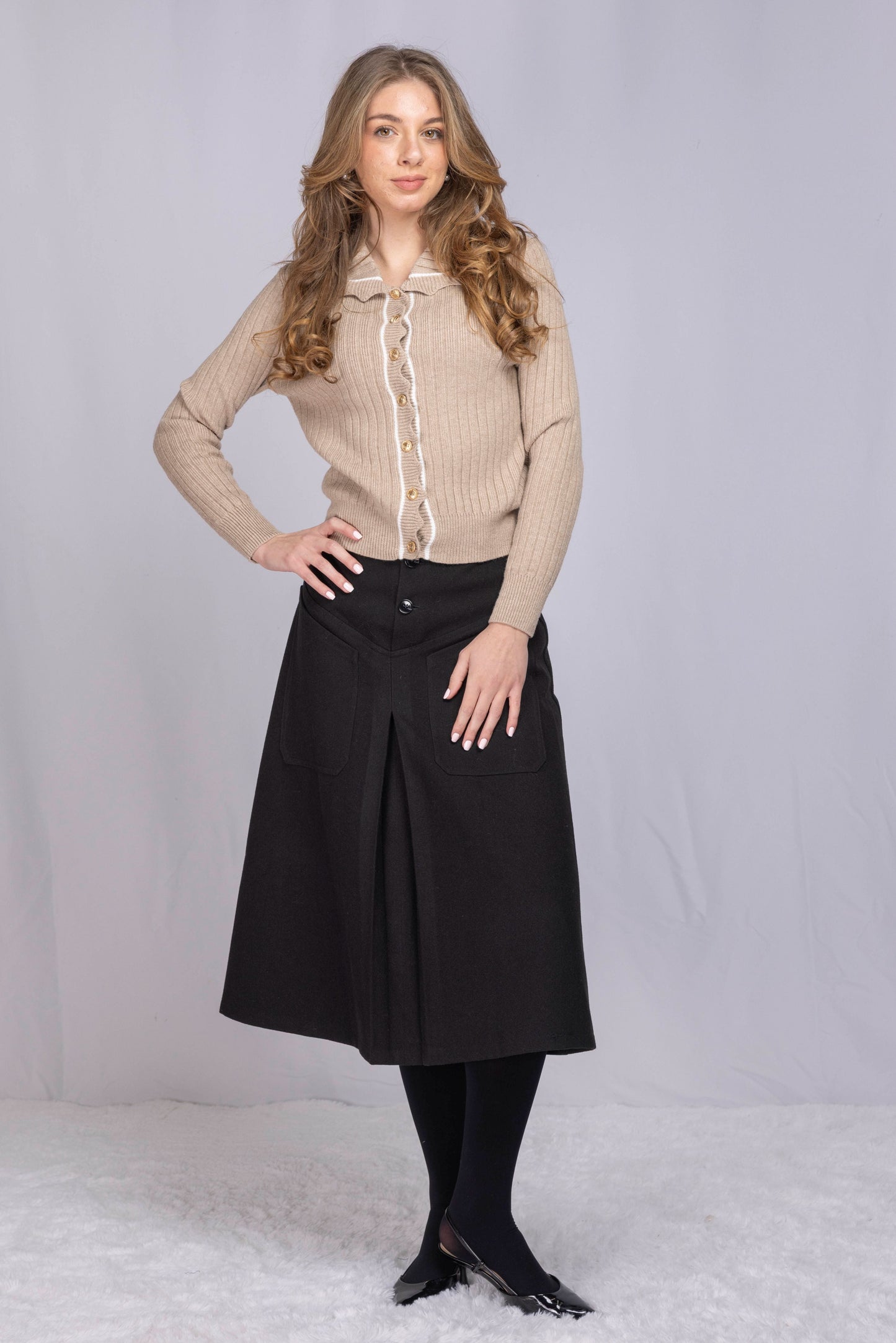 SCALLOPED EDGE CARDIGAN AVAILABLE IN 2 COLORS