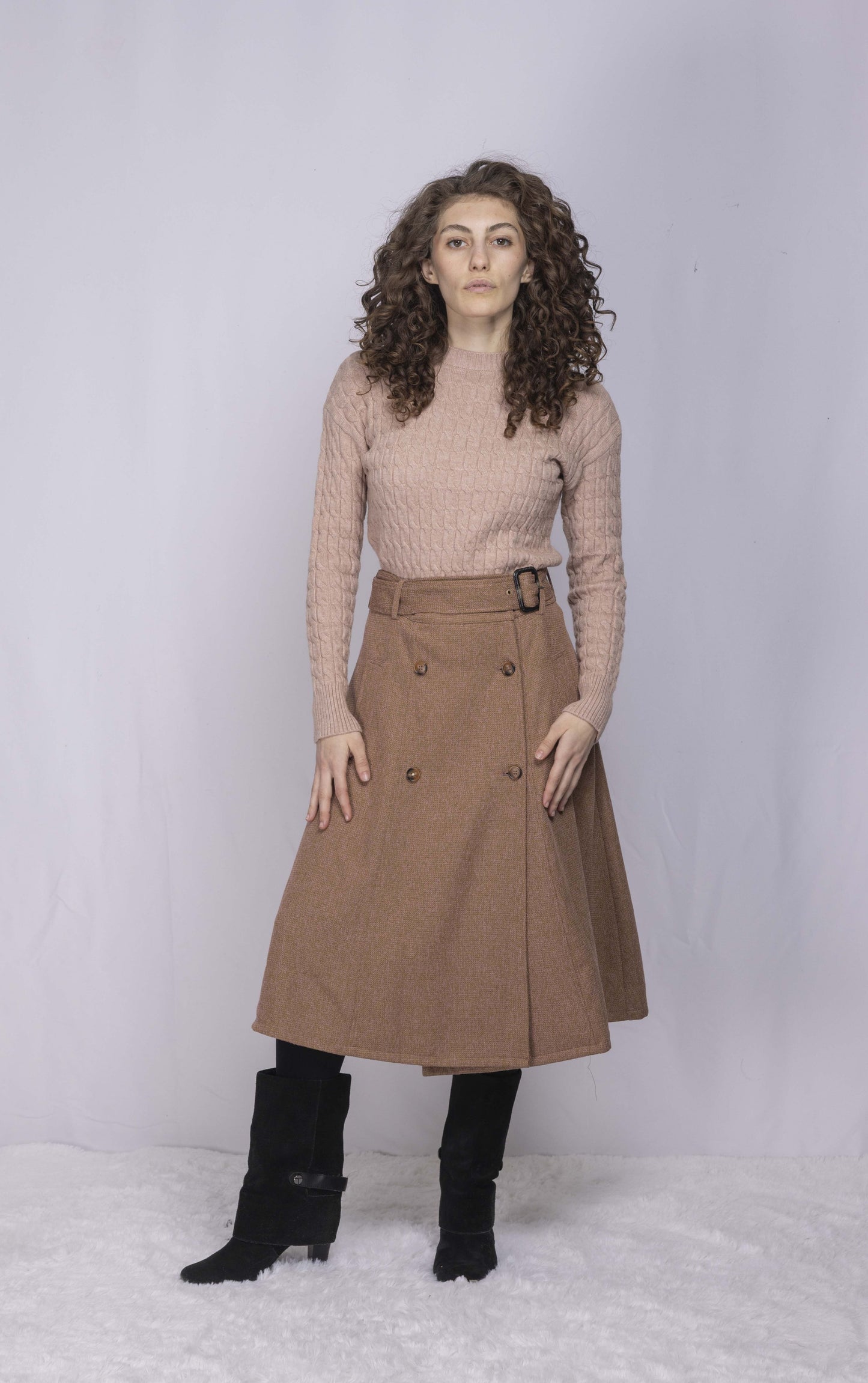 CREWNECK SMALL CABLE SWEATER