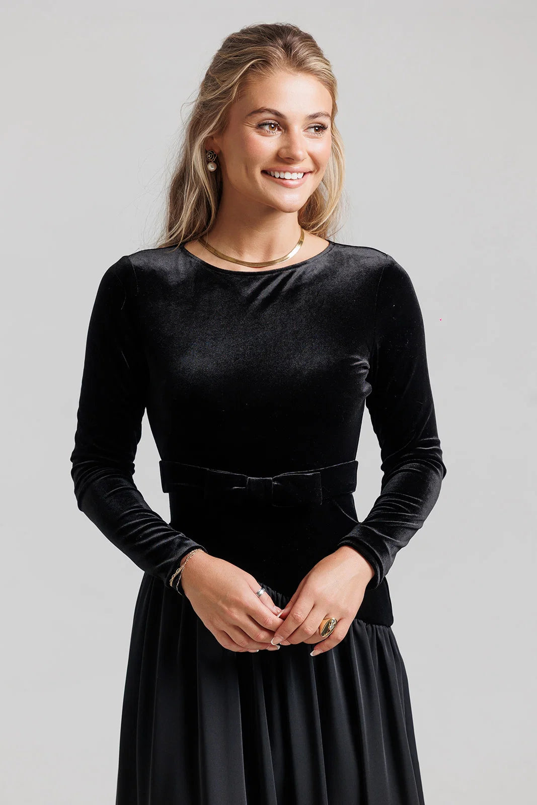 BLACK VELVET V SIDE LINE MAXI DRESS