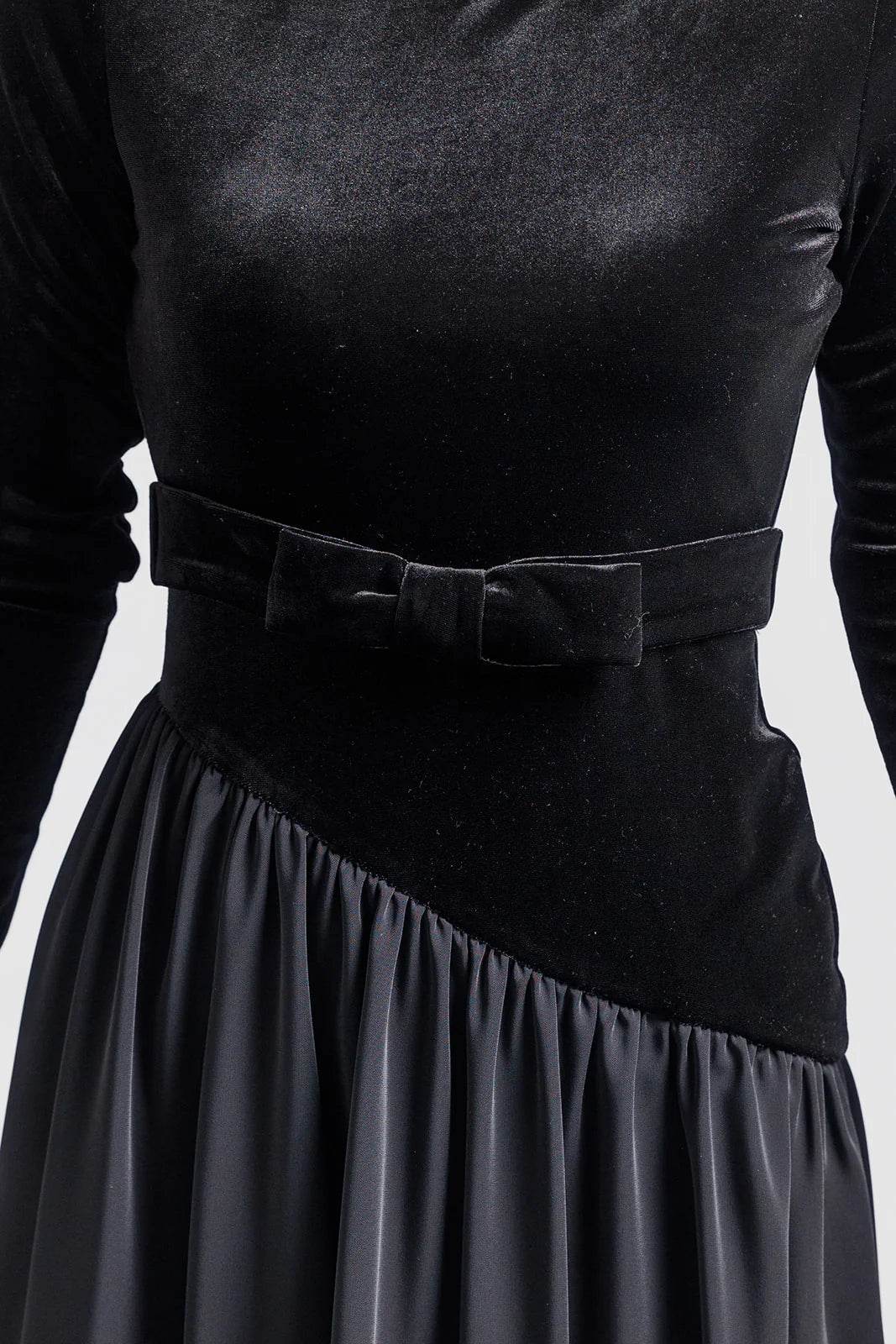 BLACK VELVET V SIDE LINE MAXI DRESS