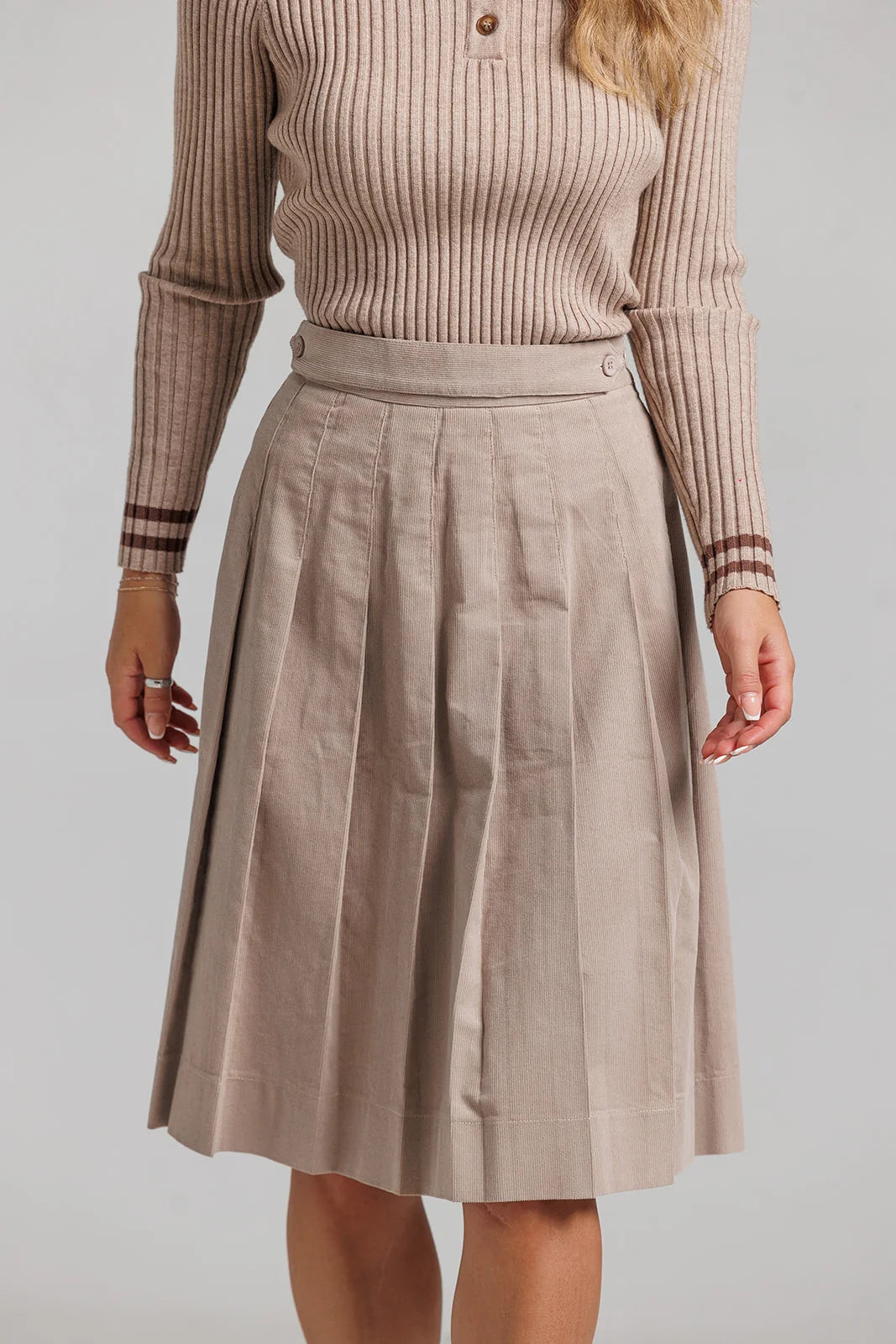TAN TAN CORDUROY PLEATED SKIRT