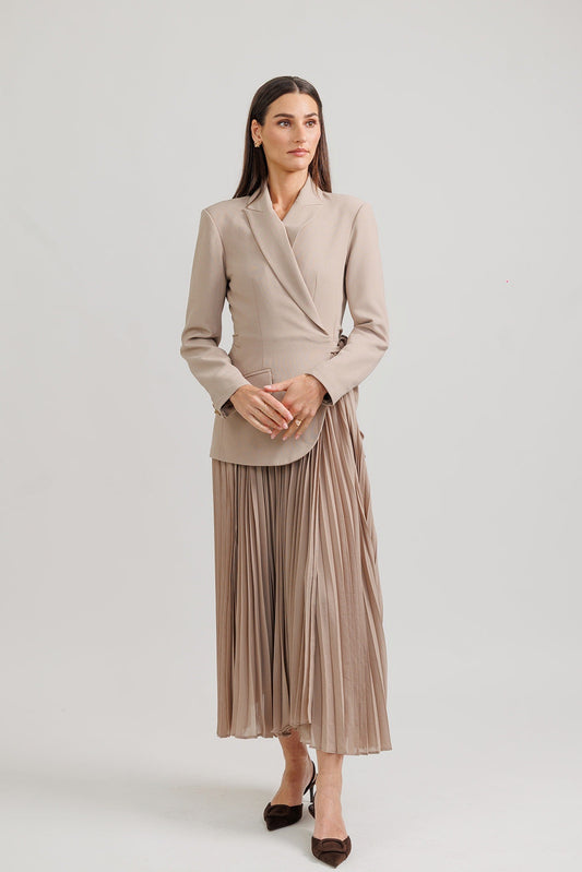 TAN ACCORDIAN PLEAT BLAZER