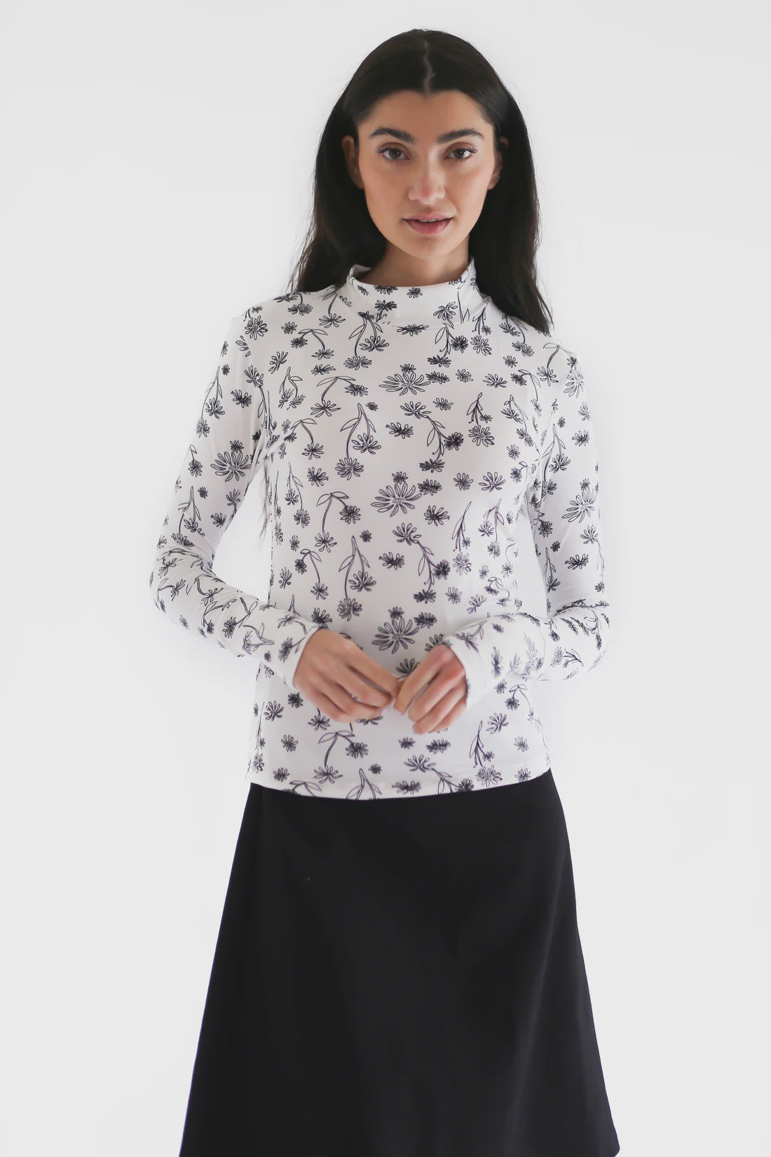 WHITE FLORAL TURTLENECK