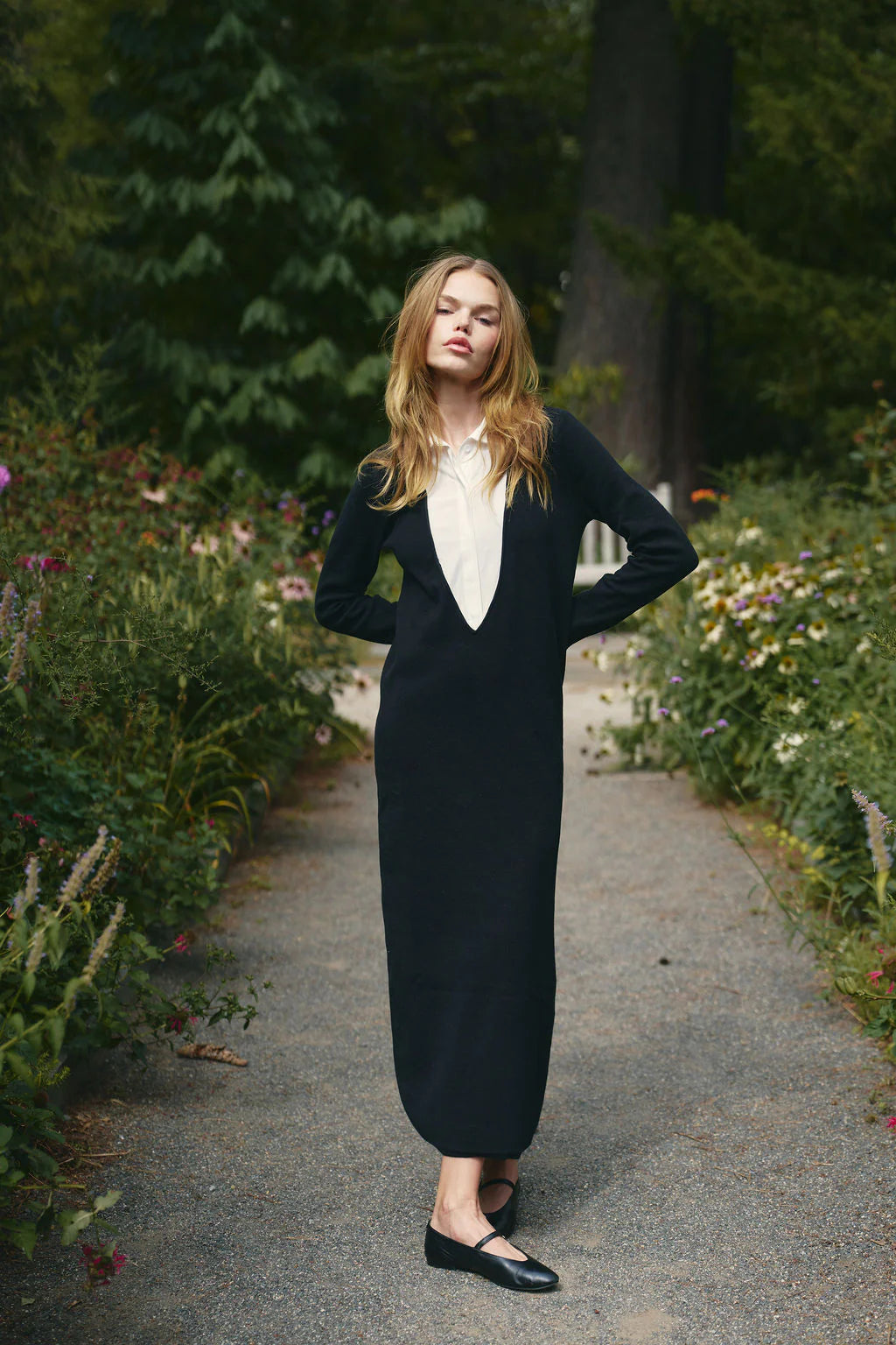 MR- 25015 BLACK KNIT DRSS WITH WHTE SHIRT