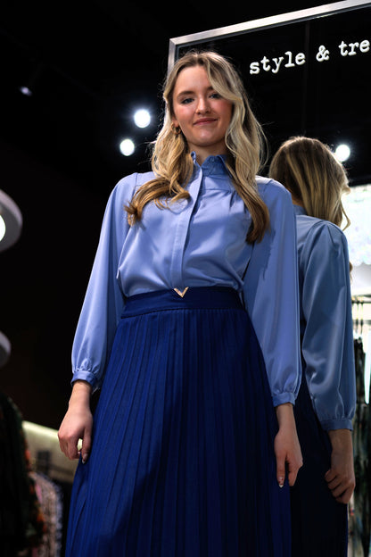 BUTTON DOWN TOP WITH BLACK SEAM AVAILABLE IN 2 COLORS