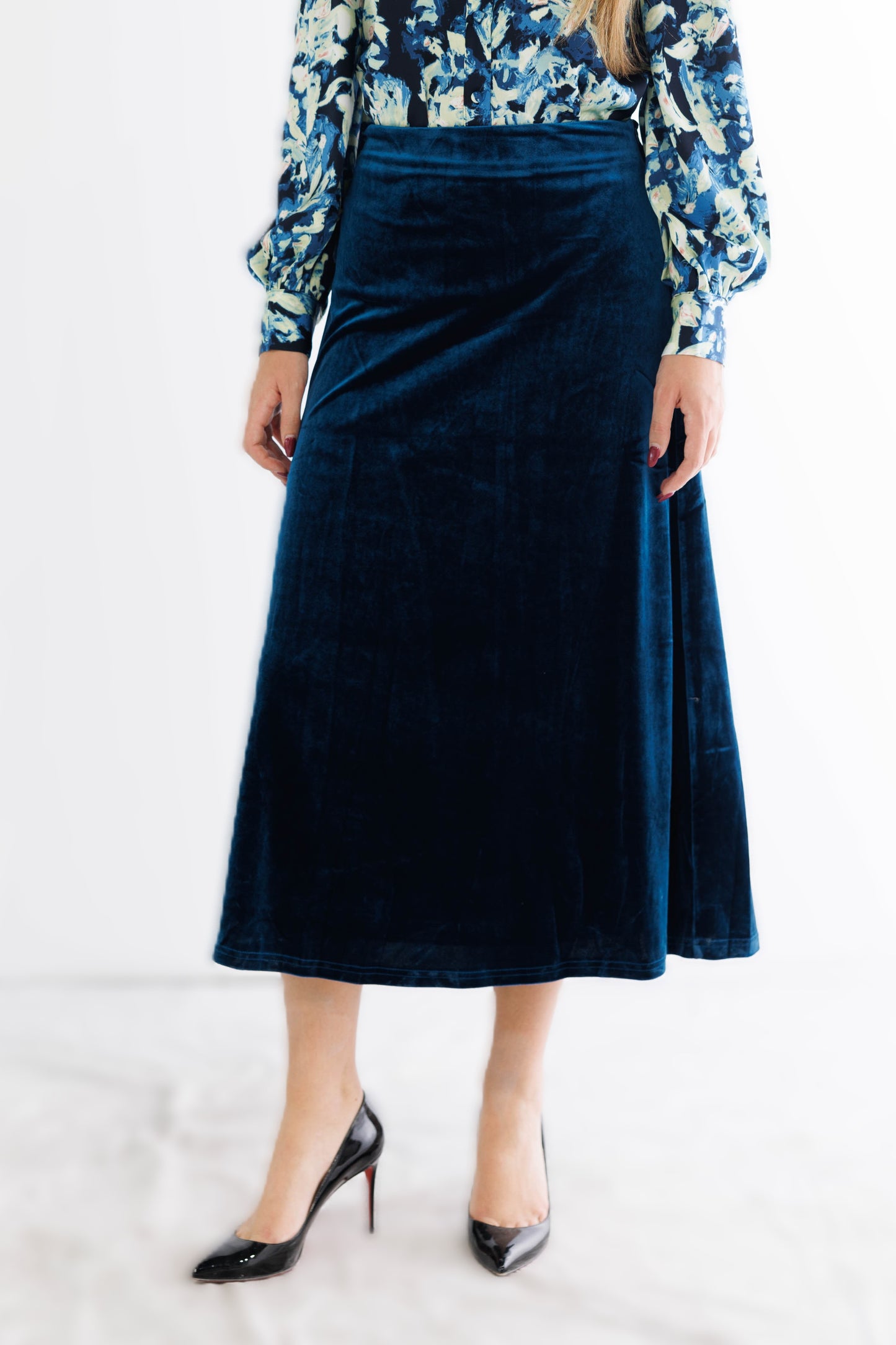 MIDI VELVET SKIRT AVAILABLE IN 3 COLORS