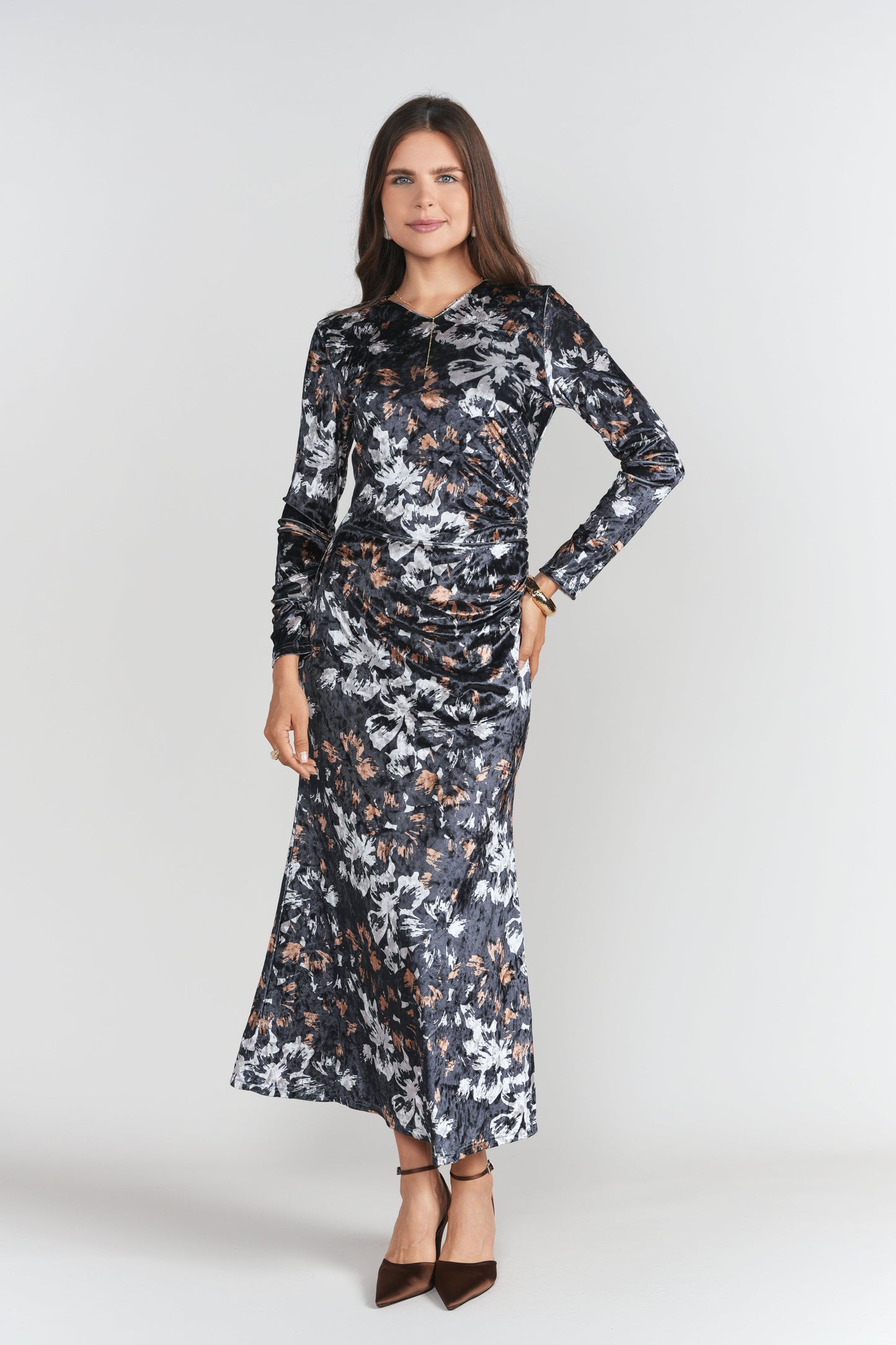 BROWN AND BLACK FLORAL SIDE RUCHED VELVET DRESS