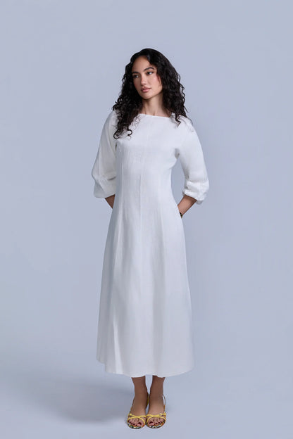 LINEN DRESS AVAILABLE IN TWO COLORS.