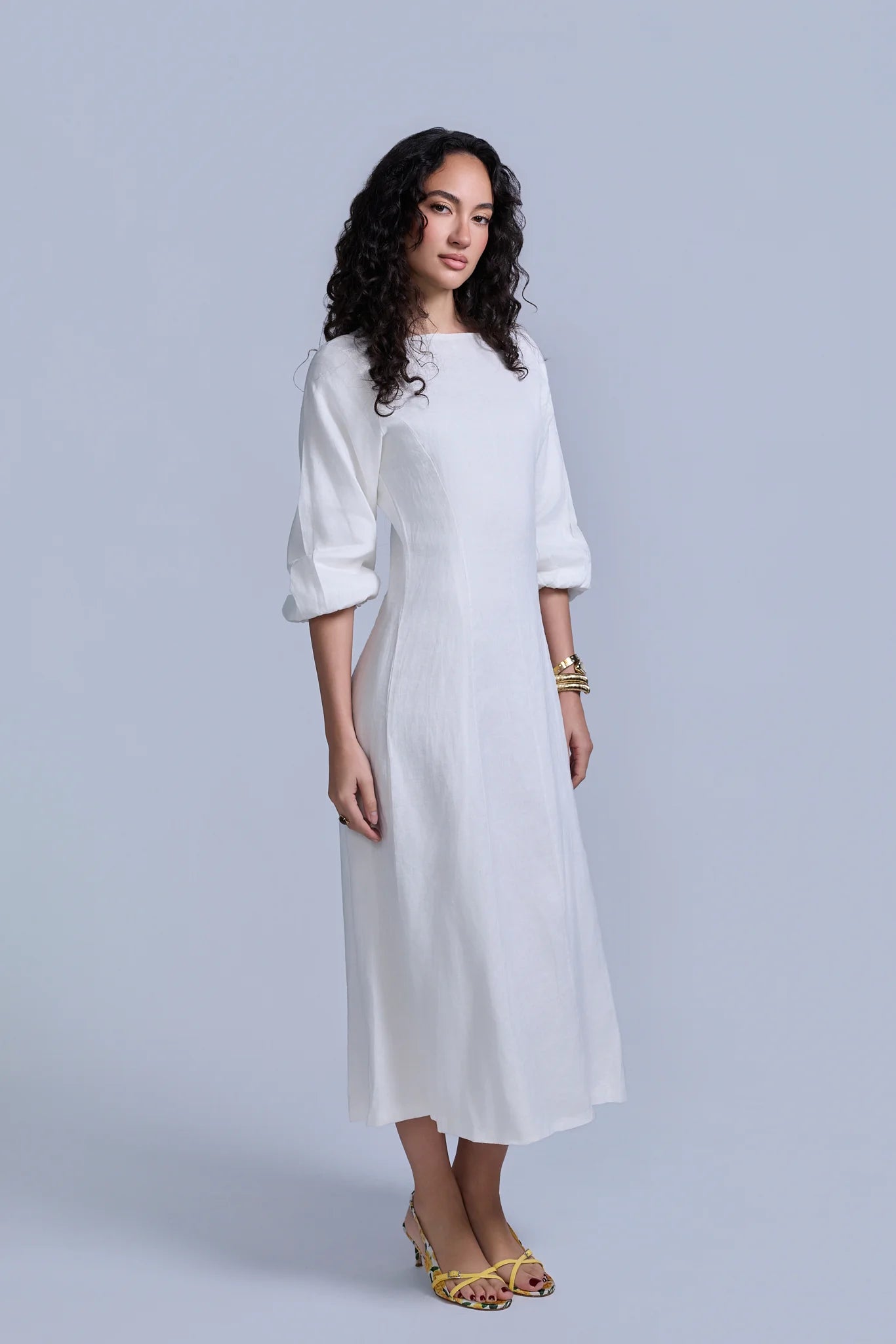 LINEN DRESS AVAILABLE IN TWO COLORS.