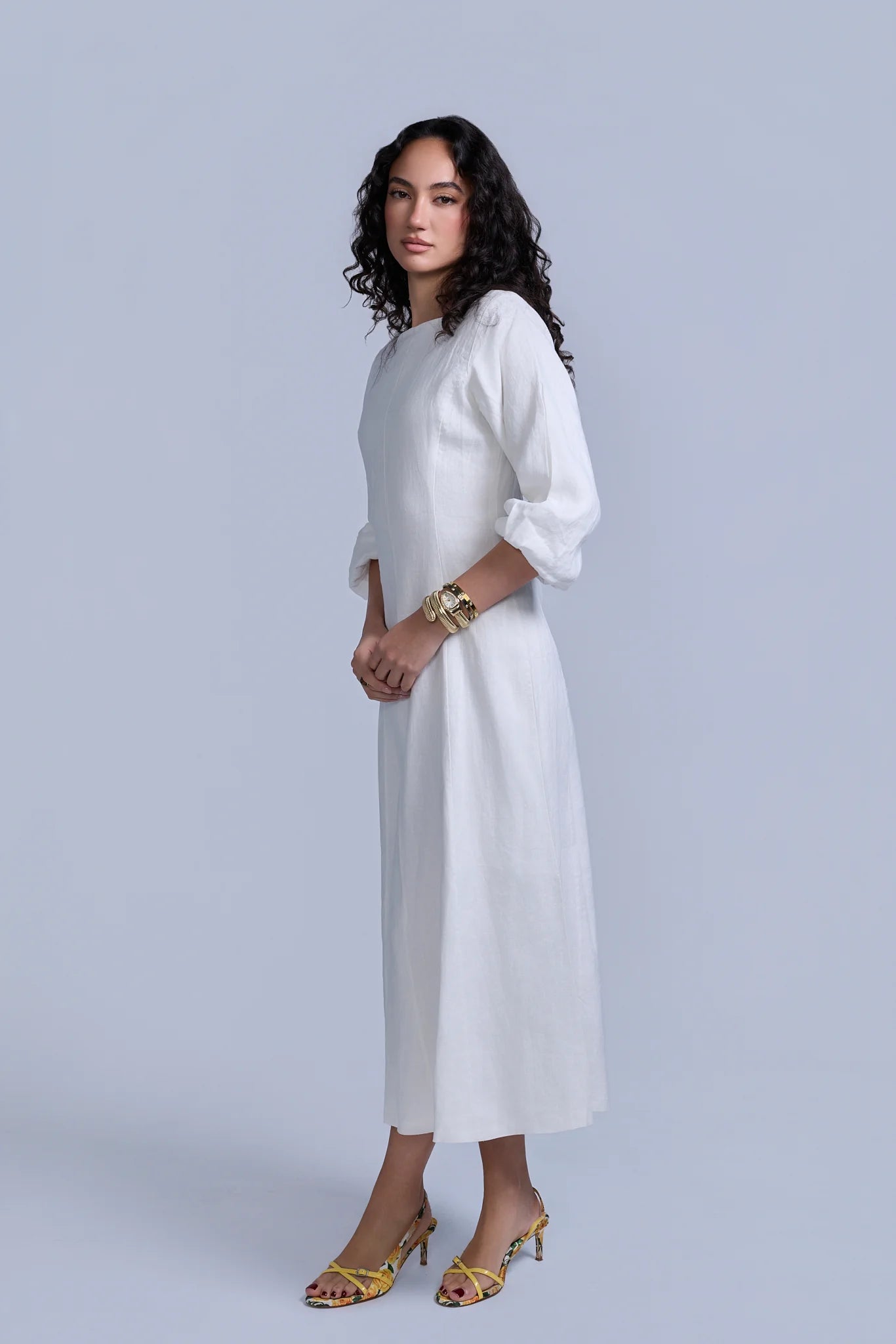LINEN DRESS AVAILABLE IN TWO COLORS.