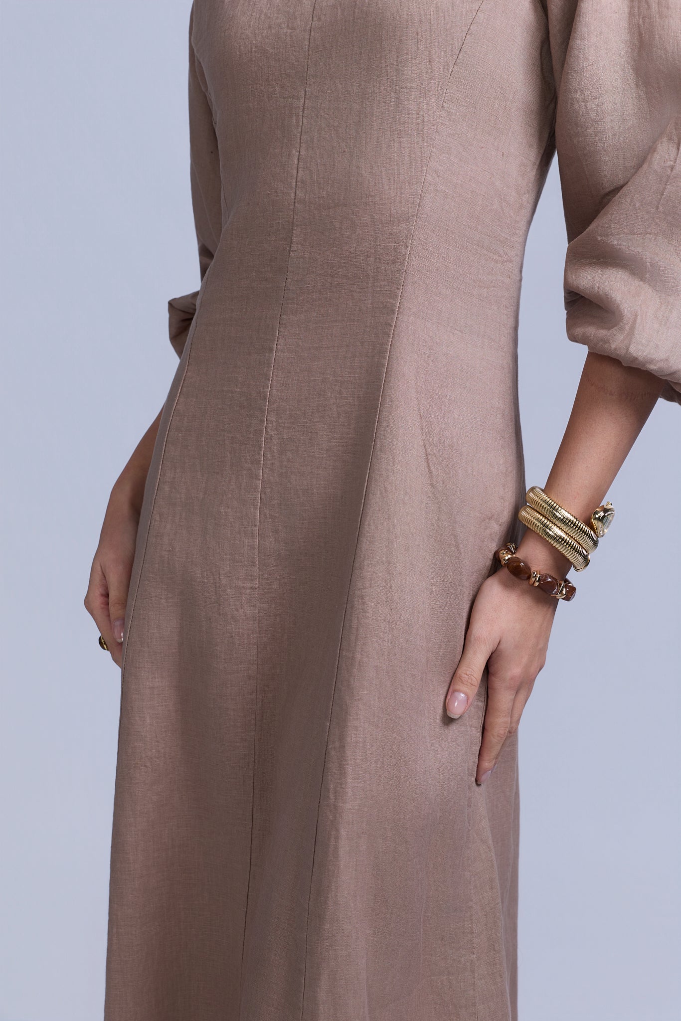 LINEN DRESS AVAILABLE IN TWO COLORS.