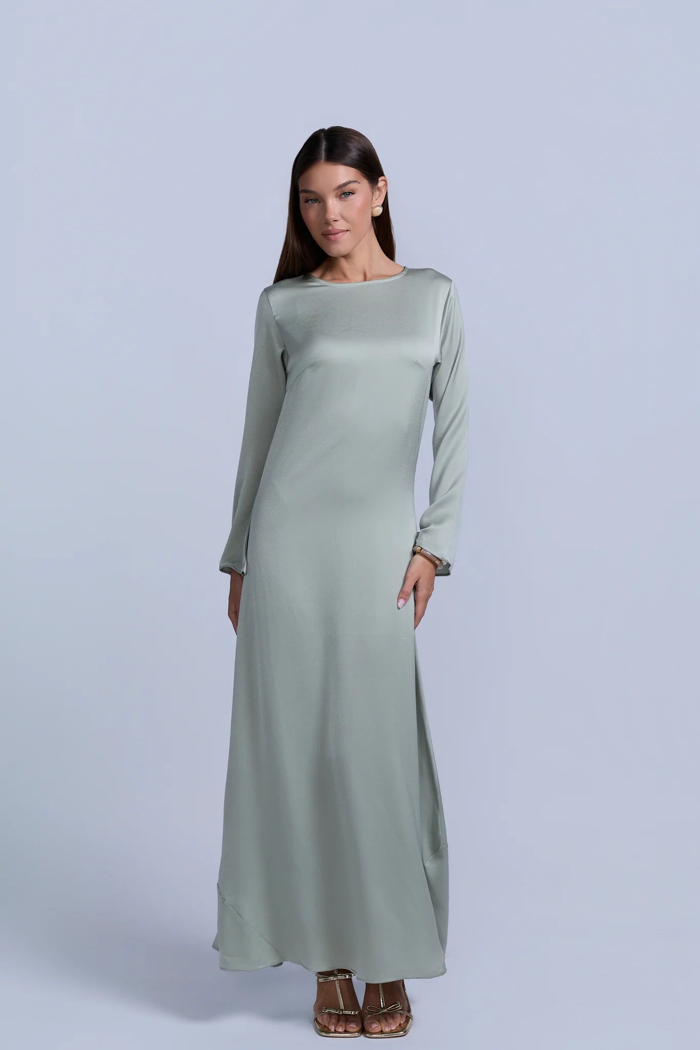 SLIP LONG SLEEVE DRESS AVAILABLE IN TWO COLORS.