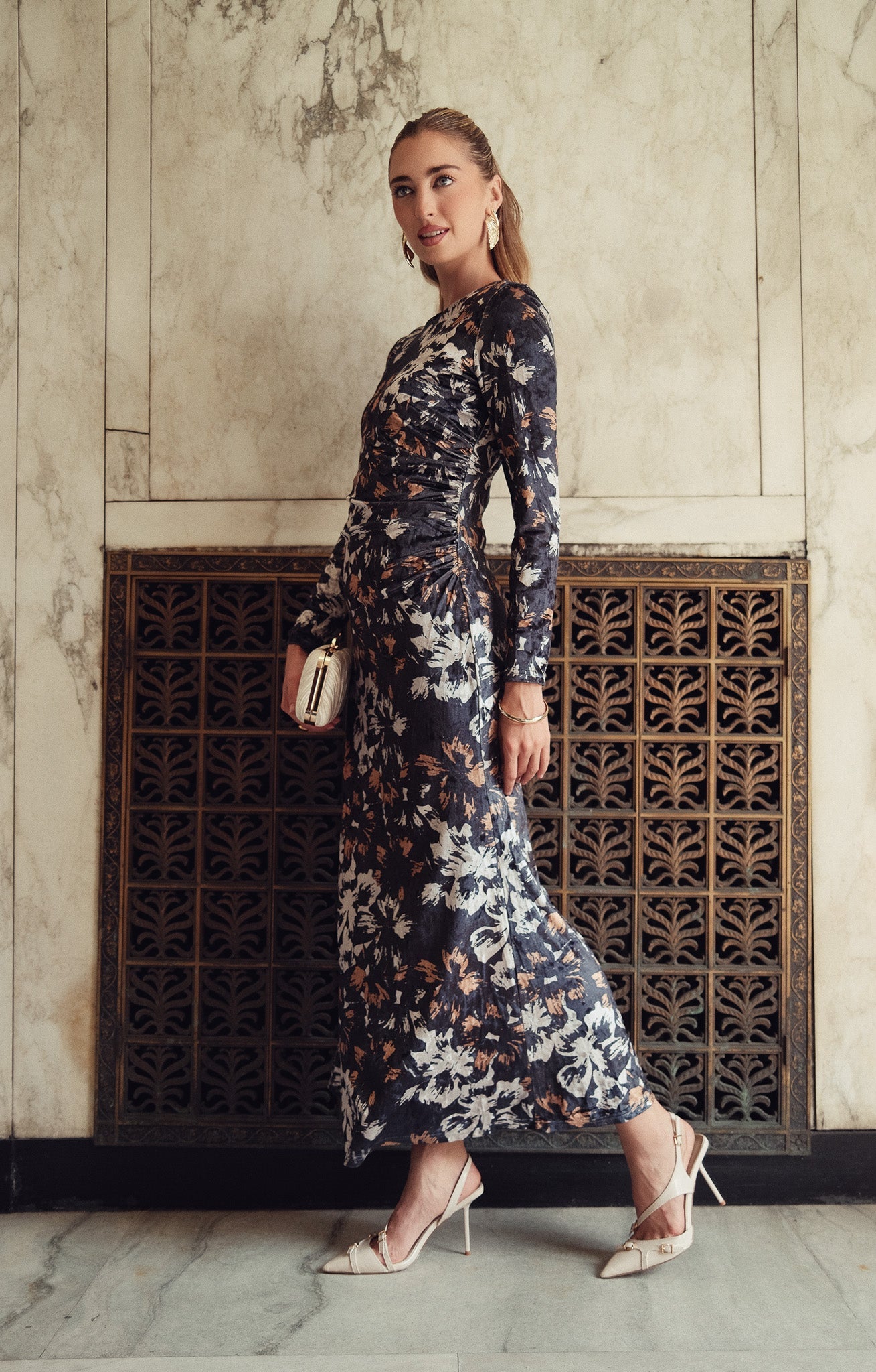 BROWN AND BLACK FLORAL SIDE RUCHED VELVET DRESS