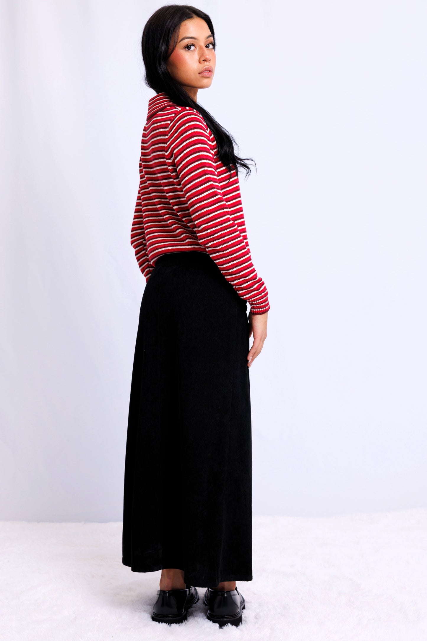 CORDUROY SKIRT AVAILABLE IN 2 COLORS