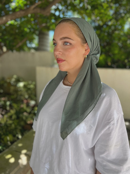 SHORT CLASSIC PRETIED SAGE GREEN WITH VELVET GRIP