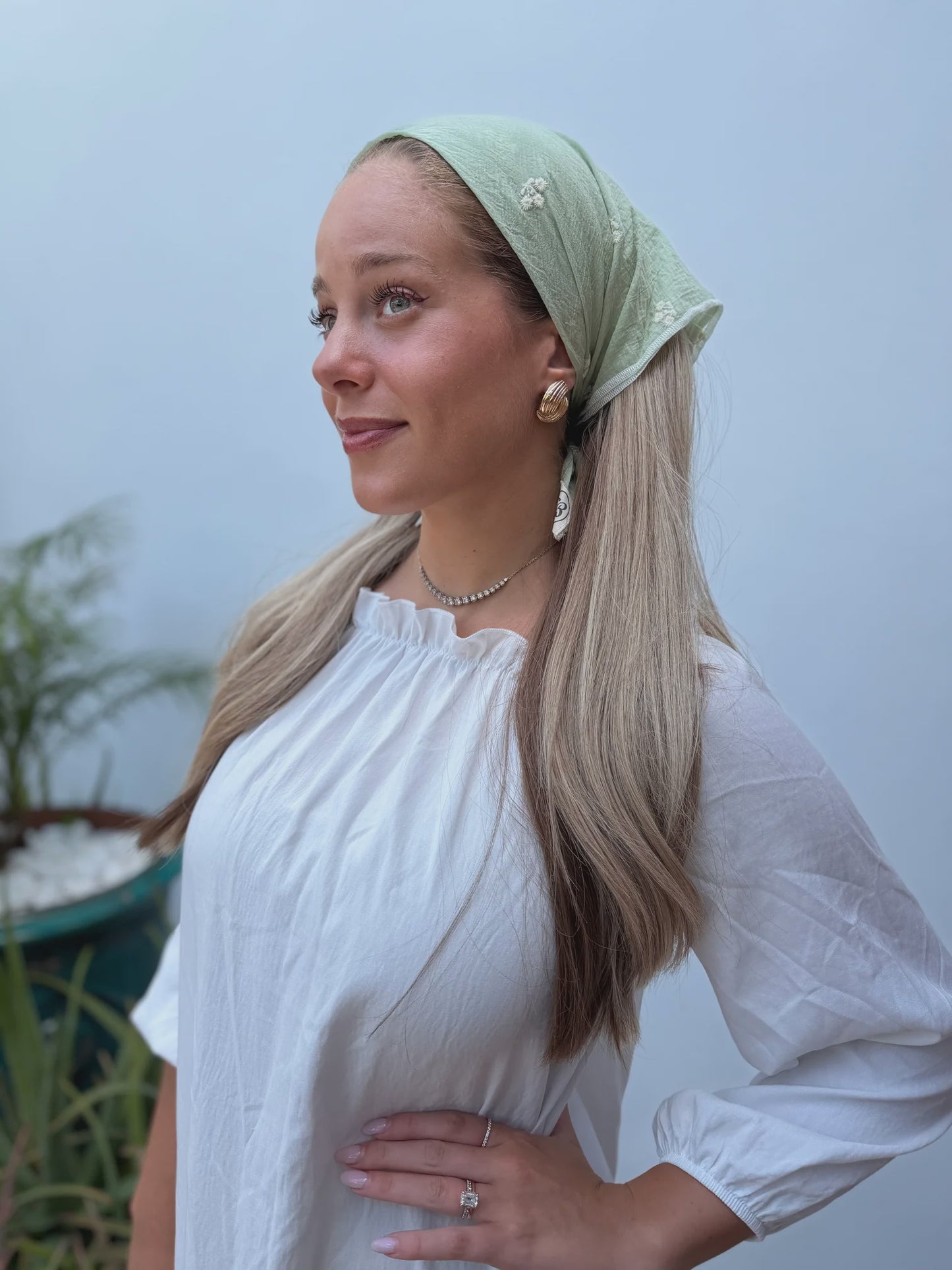 SOLID FLORAL EMBROIDERY BANDANA PISTACHIO