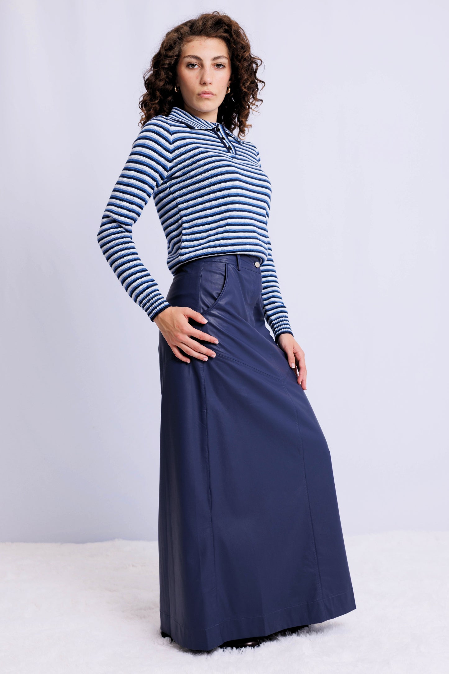 COLLARED SWEATER AVAILABLE IN 2 COLORS