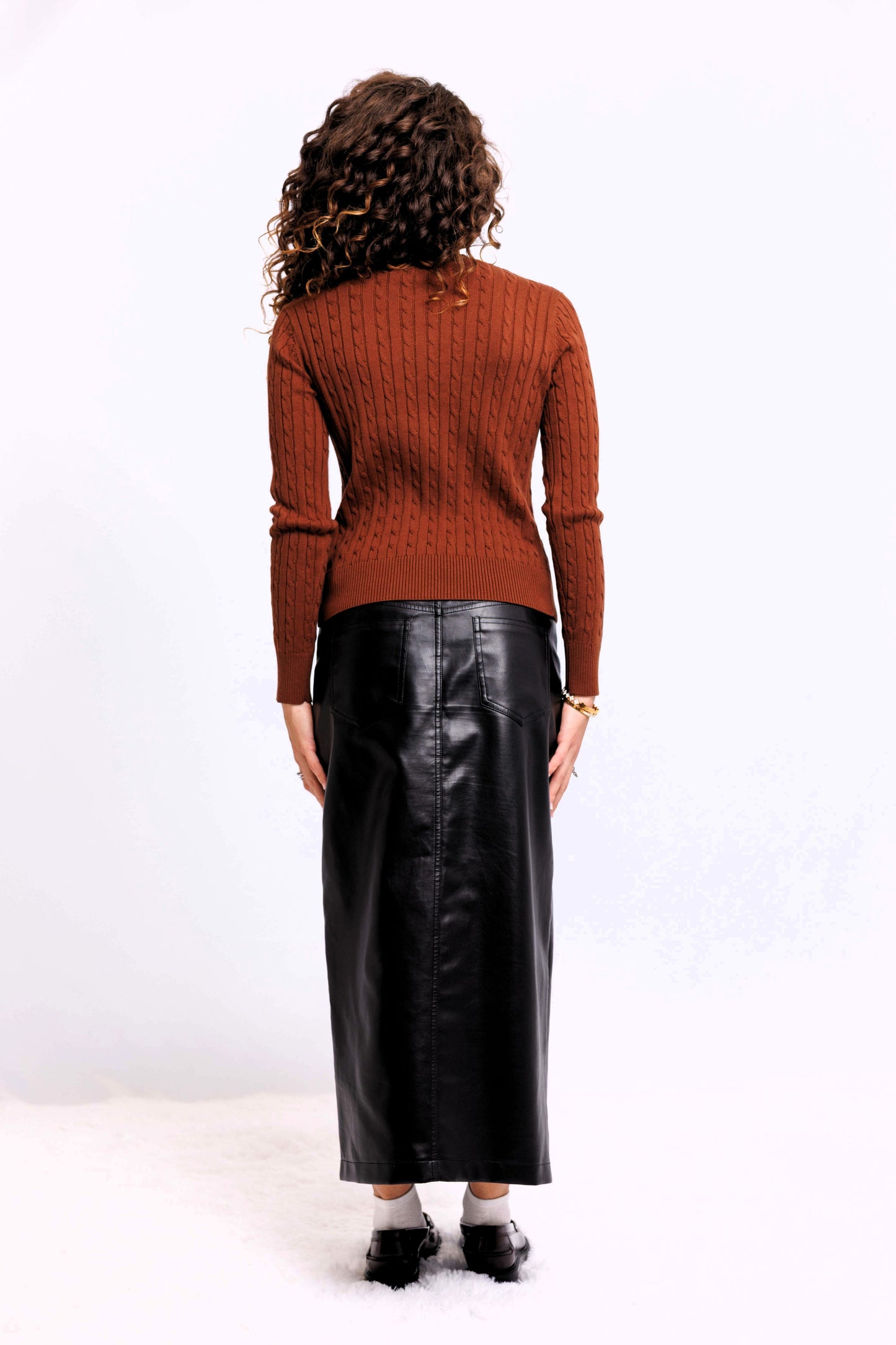 CABLE KNIT SWEATER AVAILABLE IN 4 COLORS