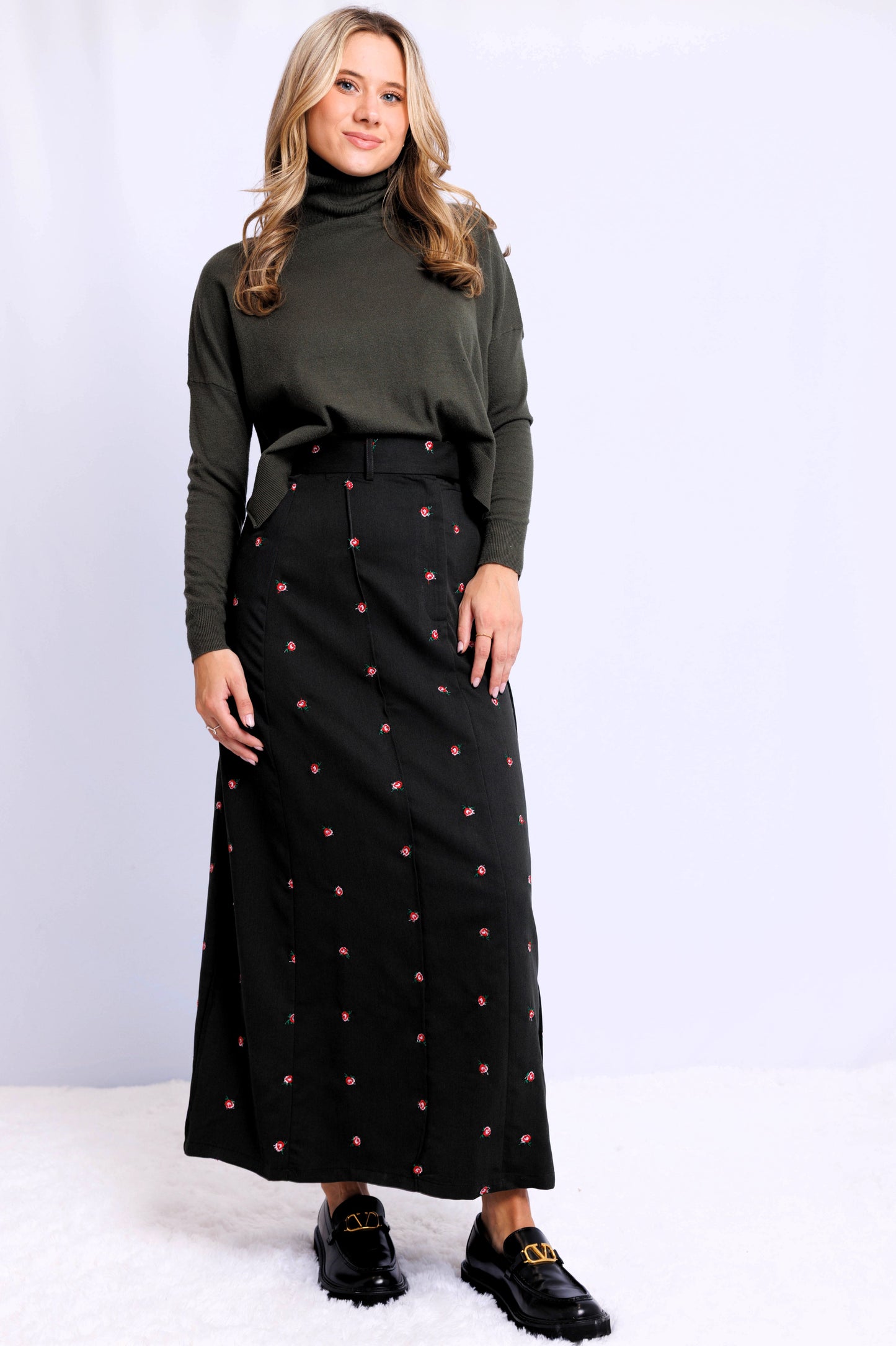 STRAIGHT SKIRT AVAILABLE IN 4 COLORS