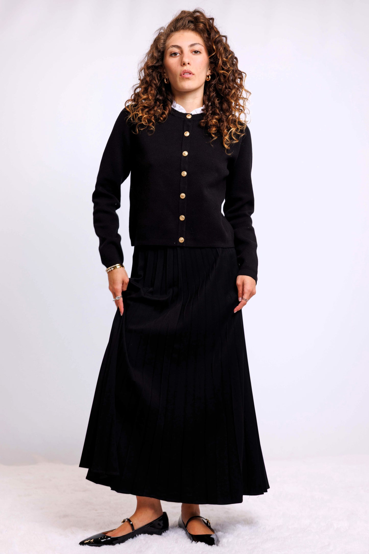 CARDIGAN WITH FRILLY COLLAR AVAILABLE IN 3 COLORS