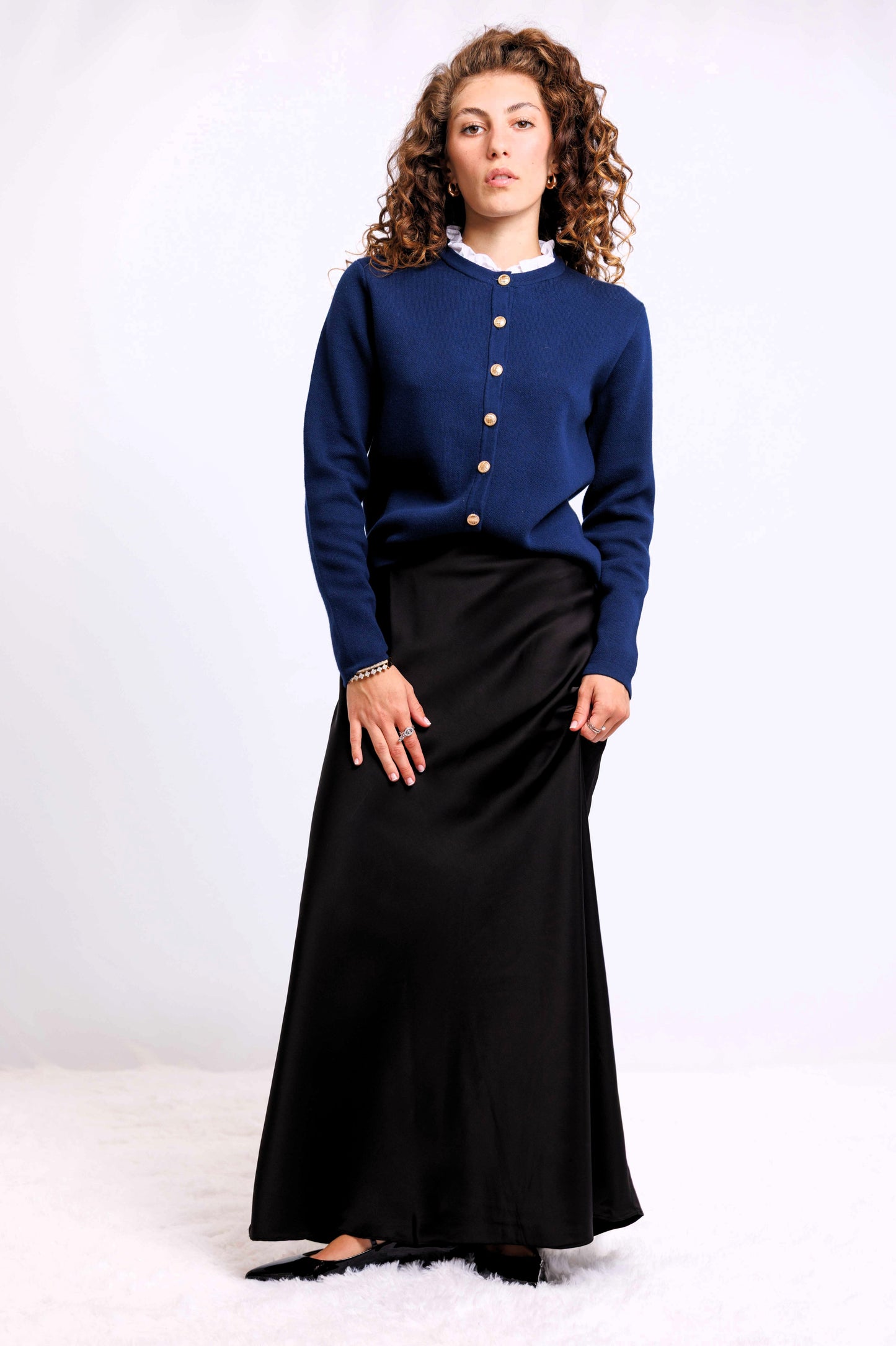 CARDIGAN WITH FRILLY COLLAR AVAILABLE IN 3 COLORS