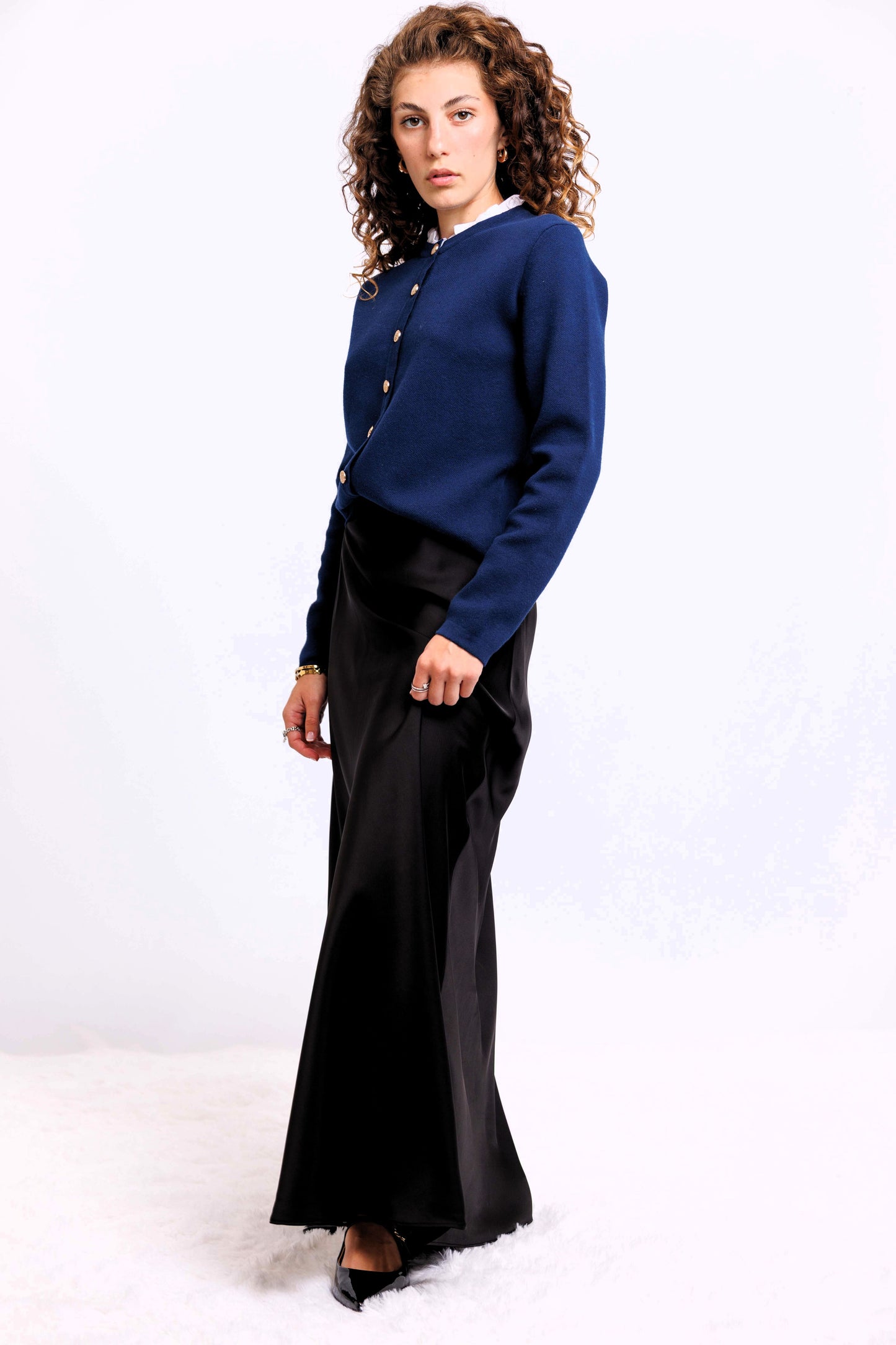 CARDIGAN WITH FRILLY COLLAR AVAILABLE IN 3 COLORS