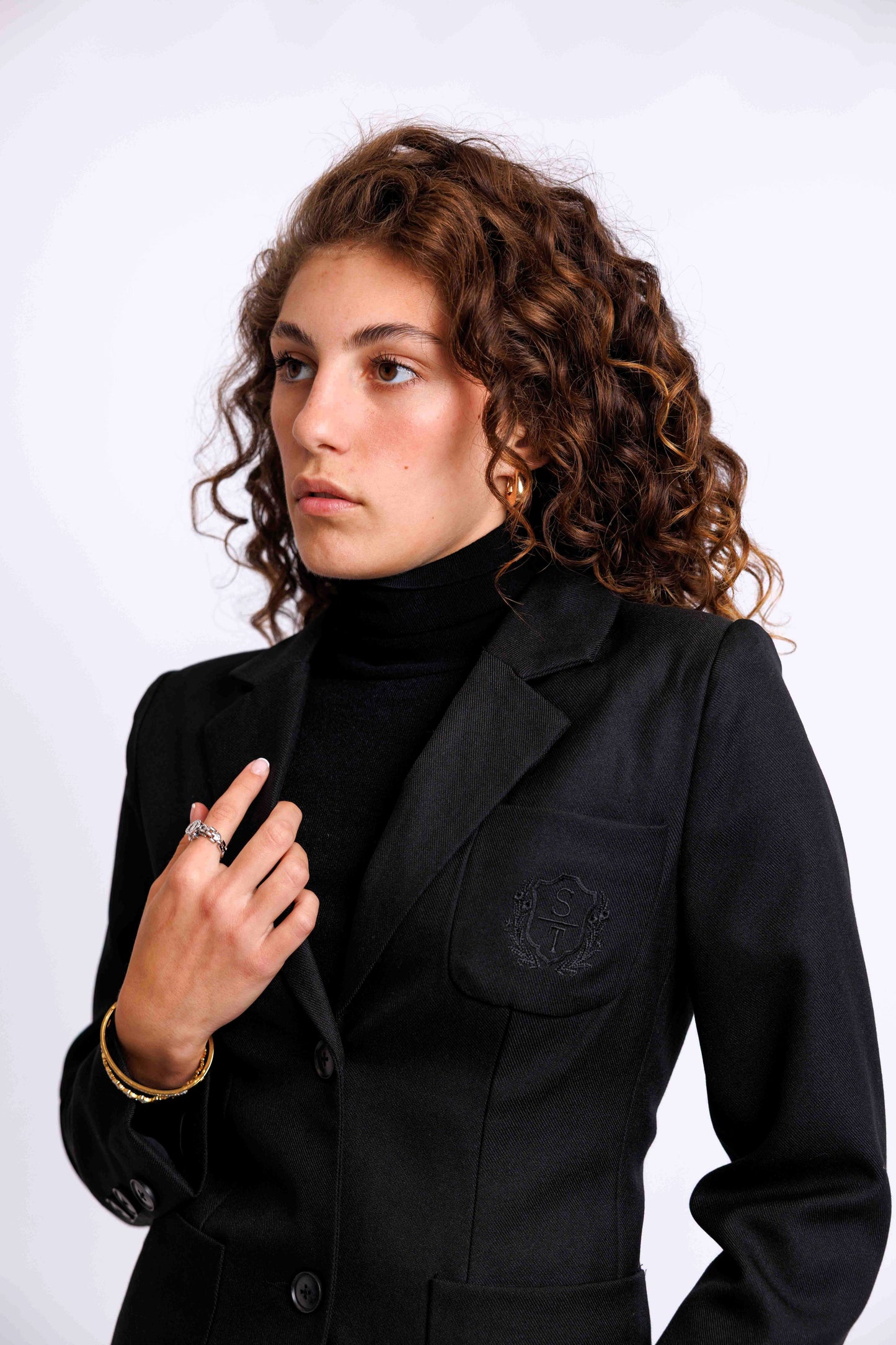 LOGO BLAZER AVAILABLE IN 2 COLORS