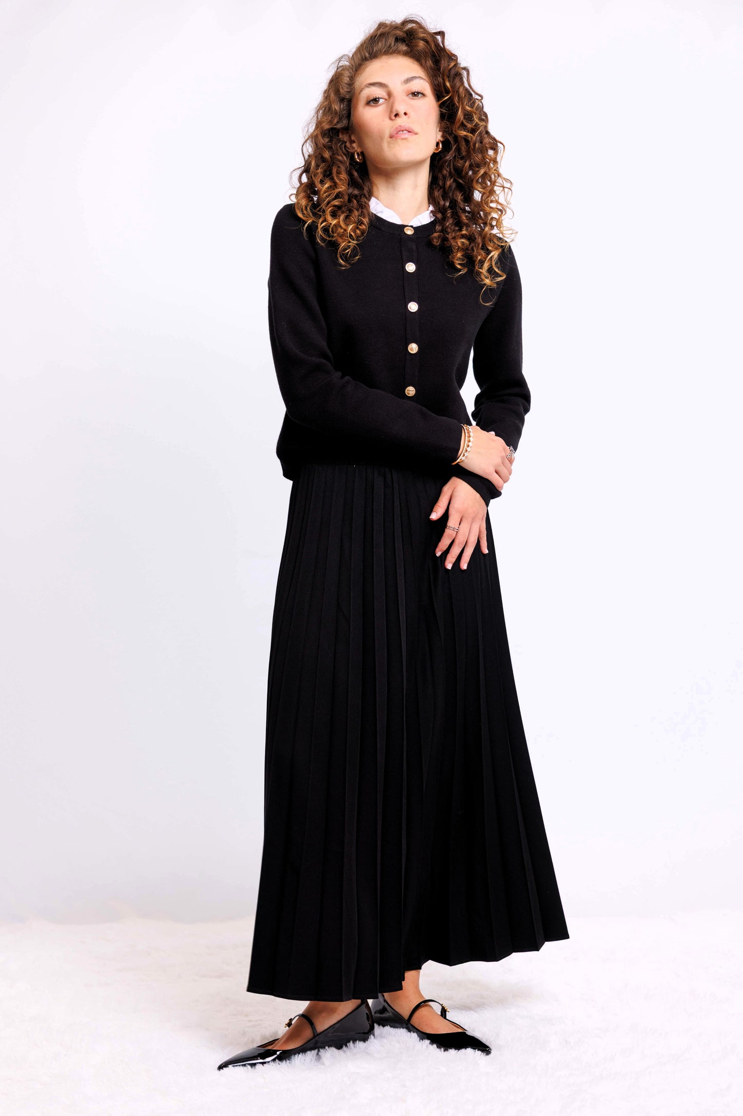 PLEATED SKIRT AVAILABLE IN 2 COLORS
