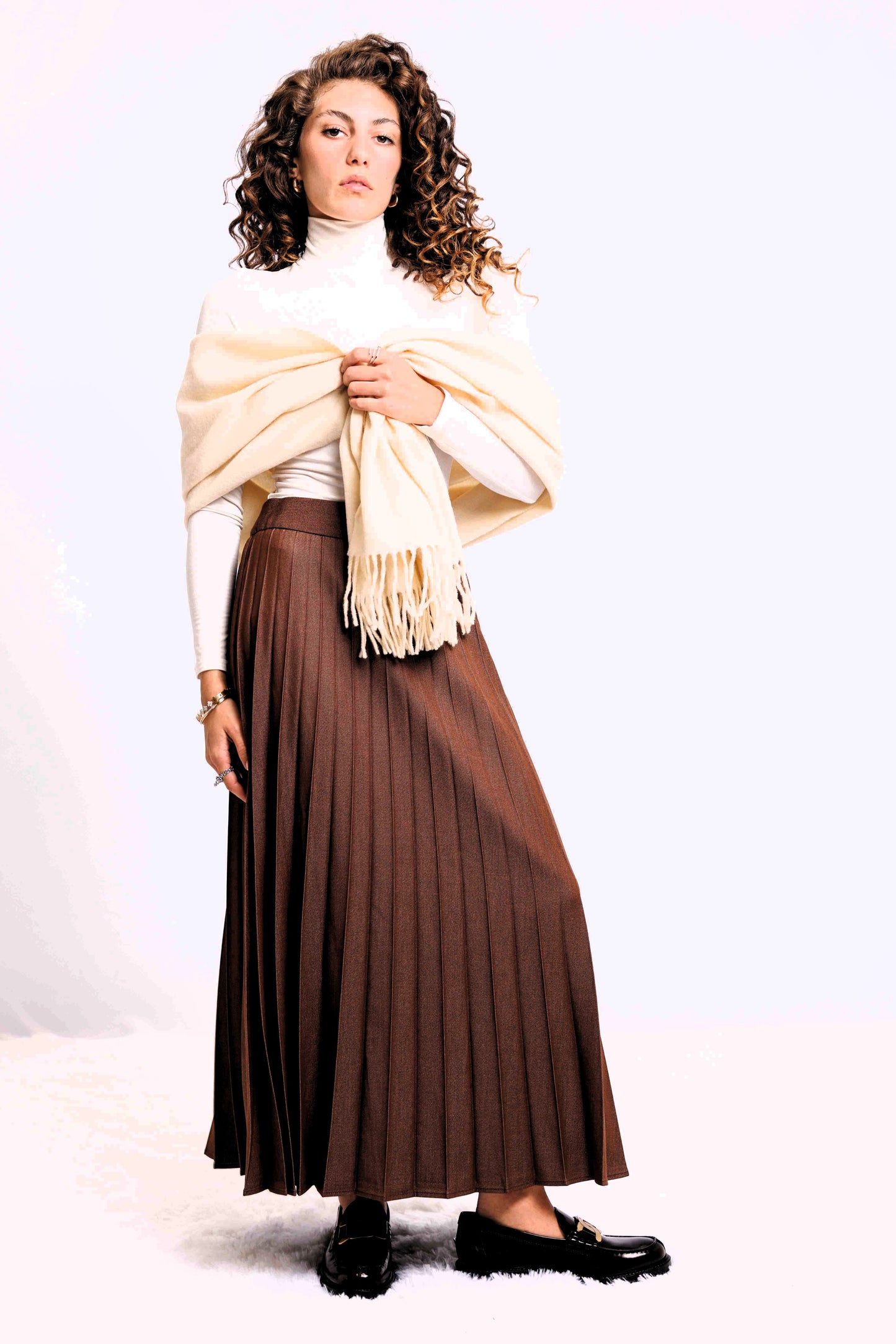 PLEATED SKIRT AVAILABLE IN 2 COLORS