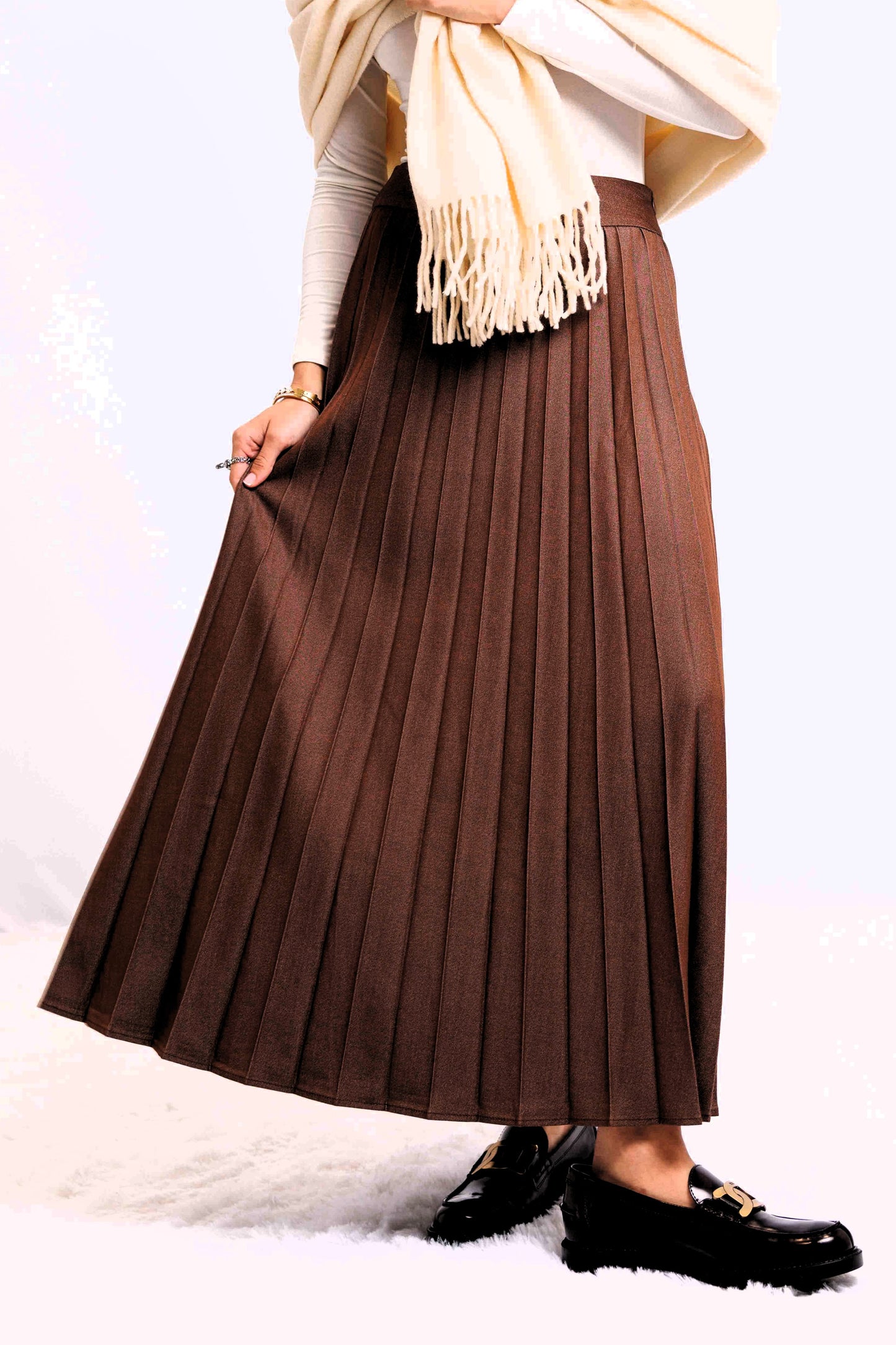 PLEATED SKIRT AVAILABLE IN 2 COLORS