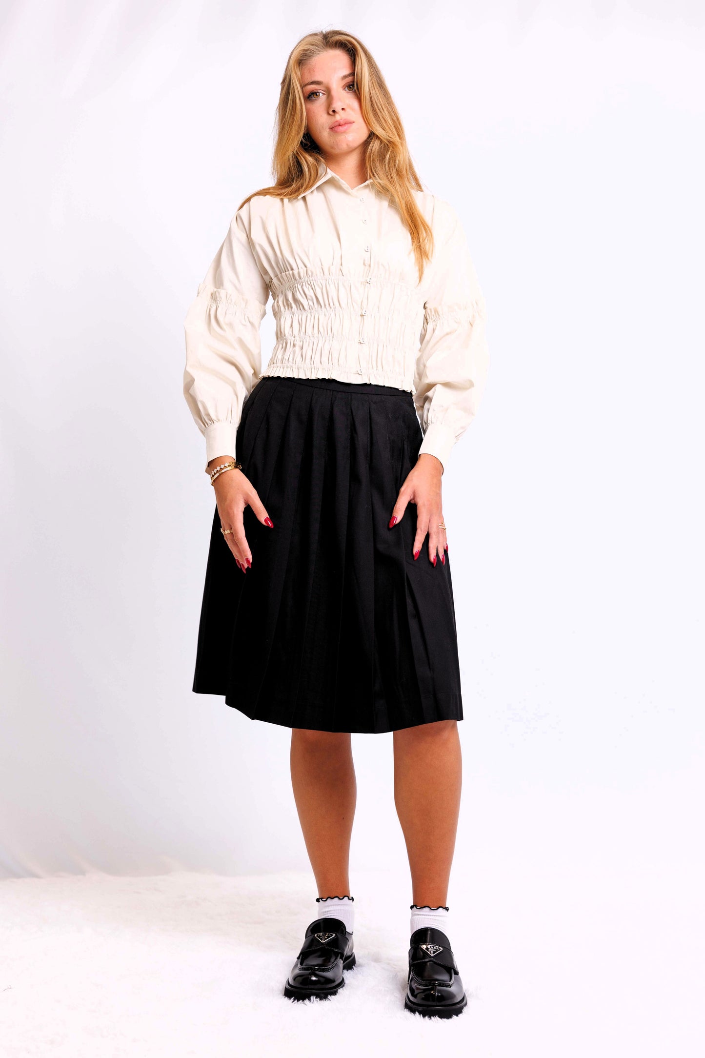 GATHERED TOP AVAILABLE IN 2 COLORS