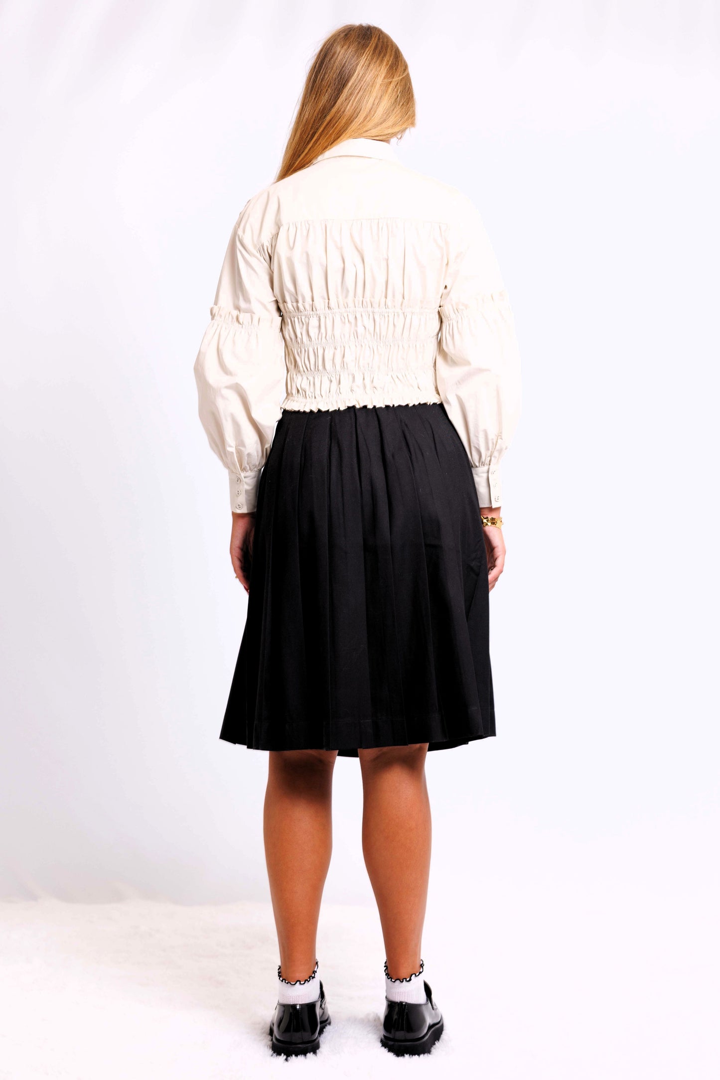 GATHERED TOP AVAILABLE IN 2 COLORS