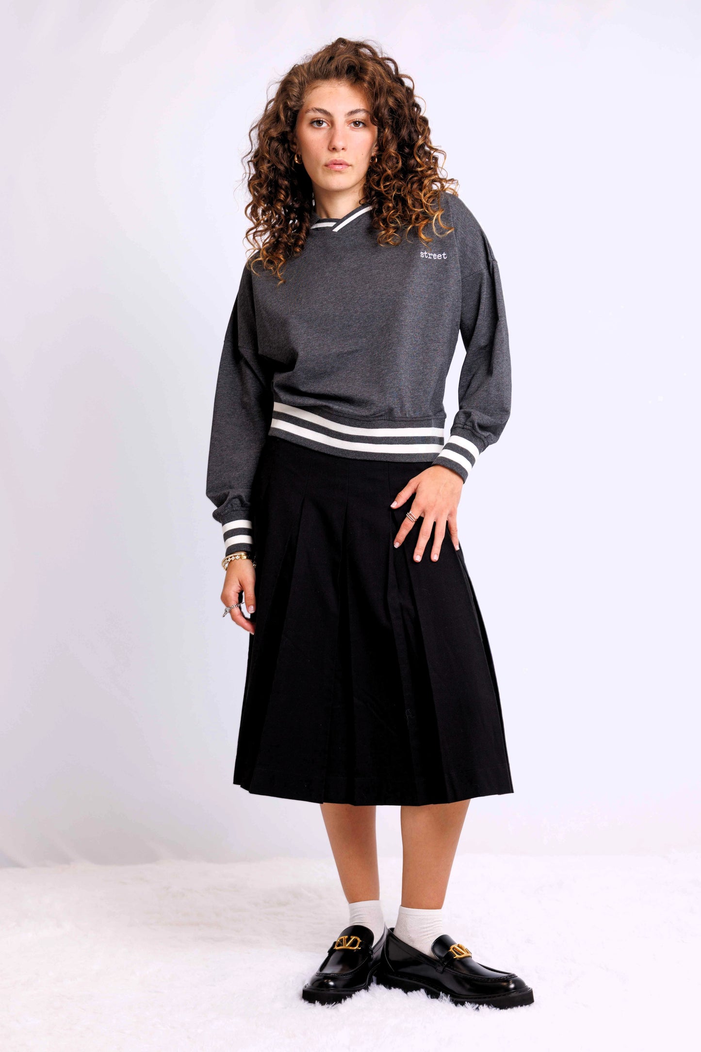 VARSITY STYLE TOP AVAILABLE IN 2 COLORS
